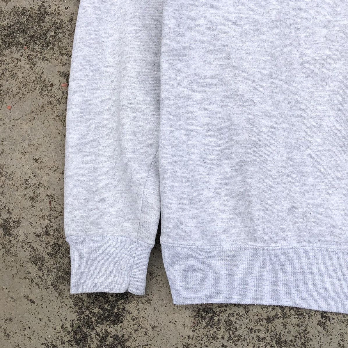 Vintage Vintage 90s Hanes Print Logo Sweatshirt Size US M / EU 48-50 / 2 - 9 Thumbnail