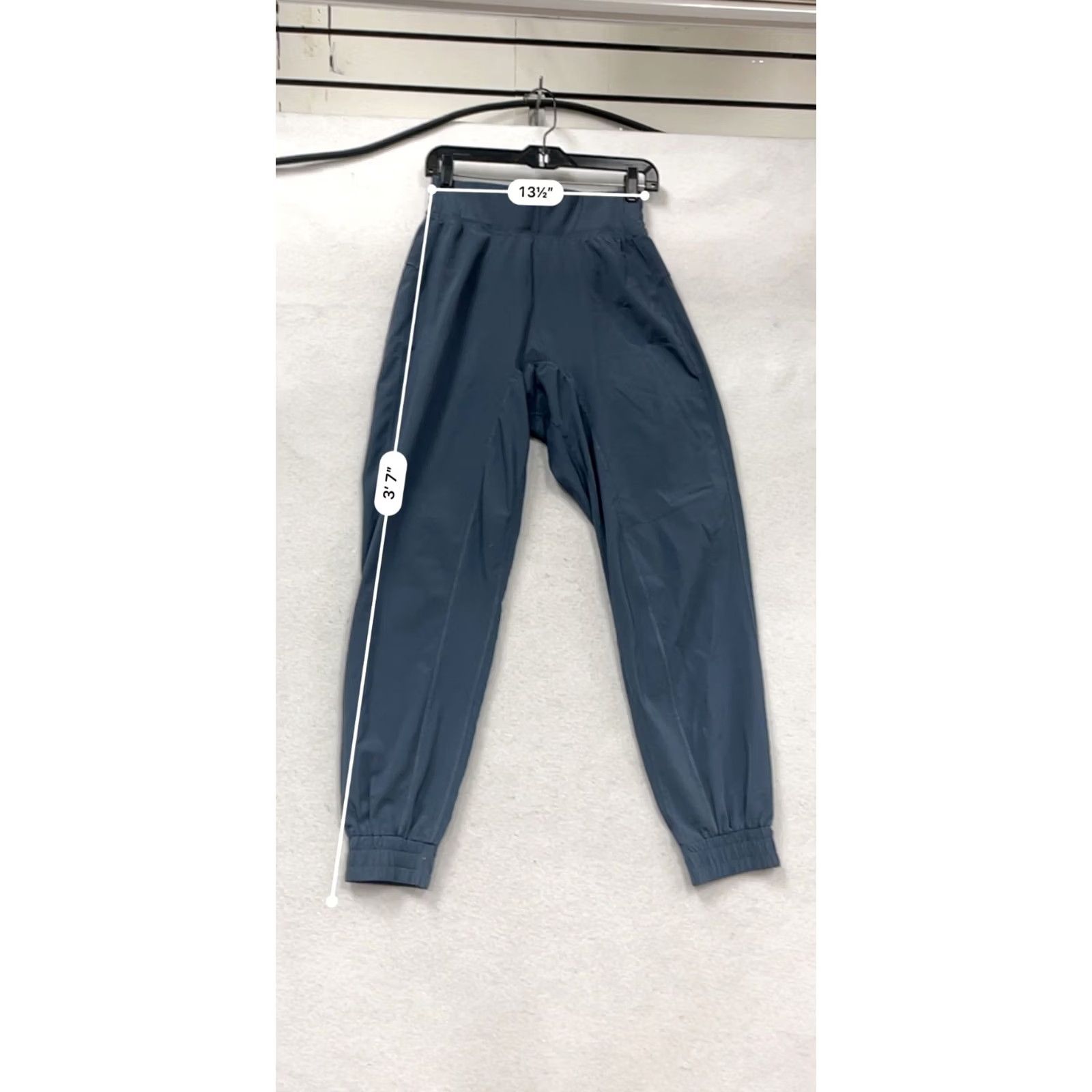 Lululemon Lululemon Windbreaker Jogger Pants Navy Womens XS/S Size S Regular Activewear Pants, Windbreaker, Jogger, Lululemon Logo, All Season Size 26" / US 2 / IT 38 - 7 Thumbnail