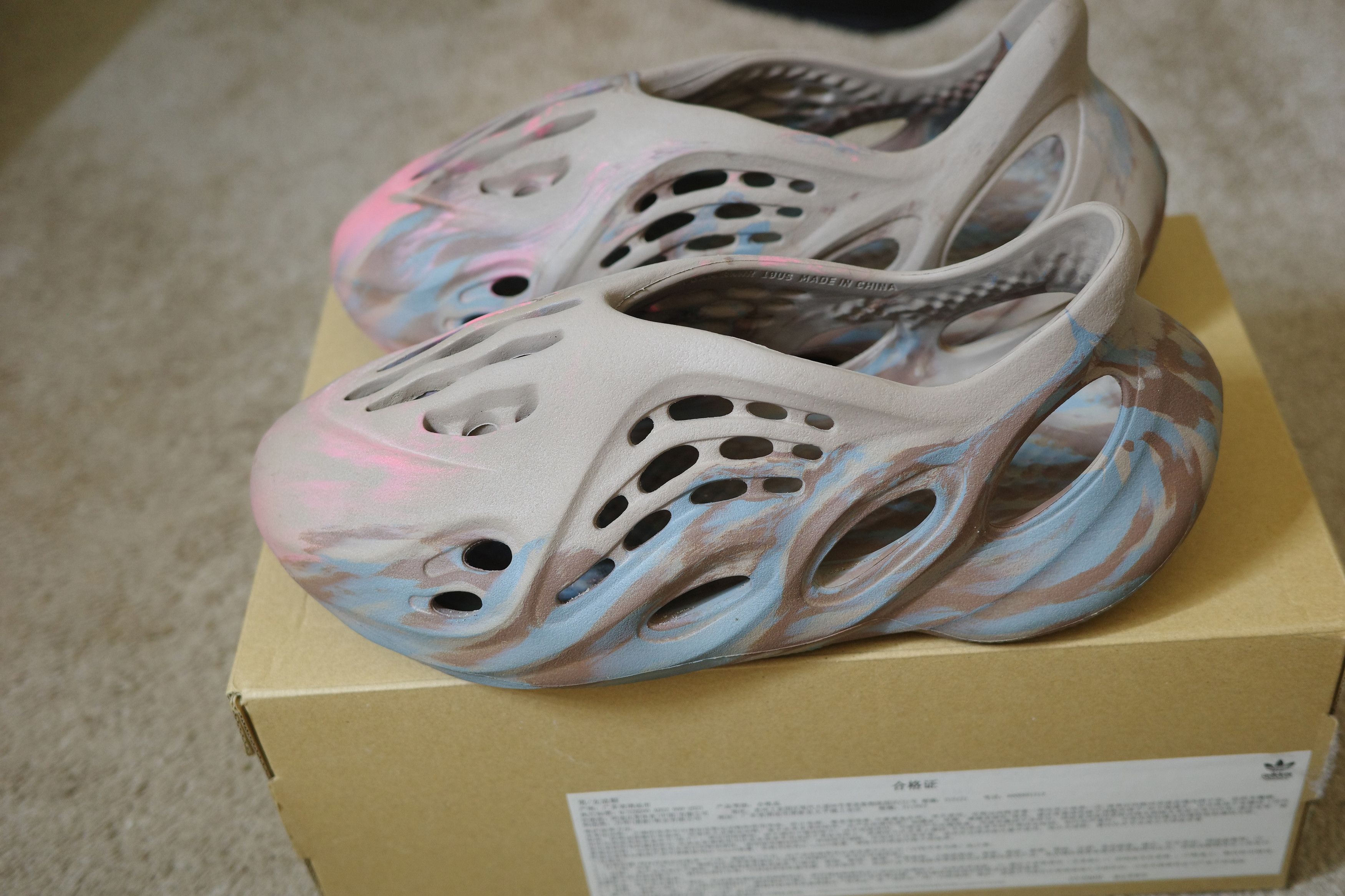 Yeezy Yeezy Foam Runner MX Sand Grey Size US 10 / EU 43 - 5 Thumbnail