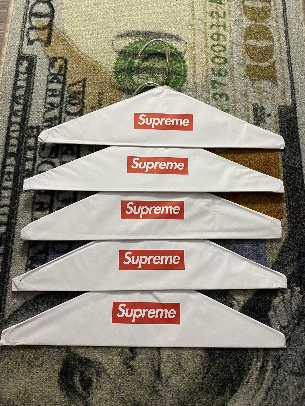 Supreme Supreme Box Logo Wire Hangers (Pack of 5) Size ONE SIZE - 1 Thumbnail