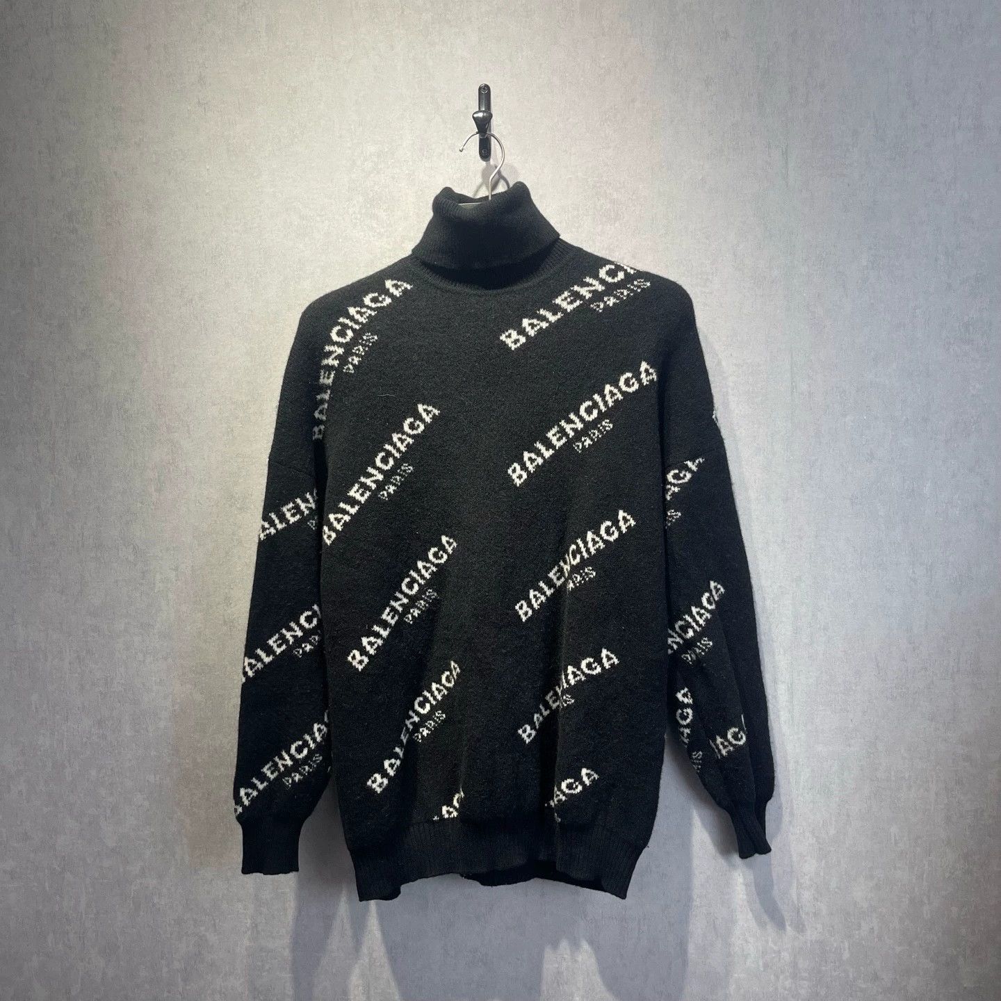 Balenciaga Balenciaga Logo Turtleneck Sweater - dmc Size US XS / EU 42 / 0 - 1 Thumbnail