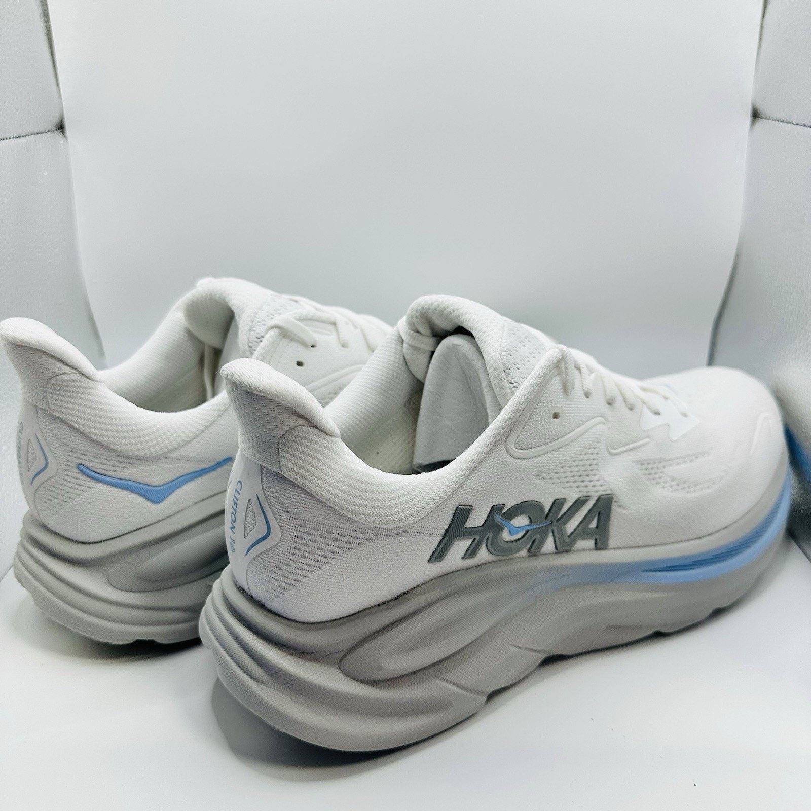 Hoka Size 11 - Hoka One One Clifton 10 White Glacier Blue Size US 11 / EU 44 - 5 Thumbnail