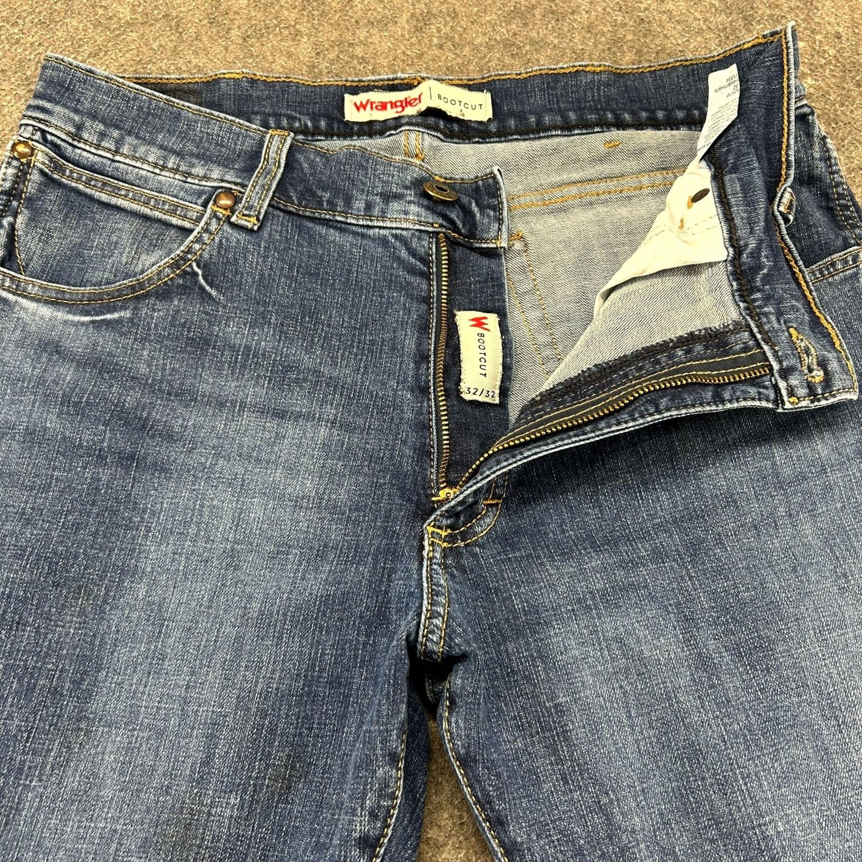 Wrangler Wrangler Jeans Mens 32x32 Blue Bootcut Medium Wash 5-Pocket Denim USA Western Ready-to-Wear Regular Fit Pants Mens Size US 32 / EU 48 - 2 Thumbnail