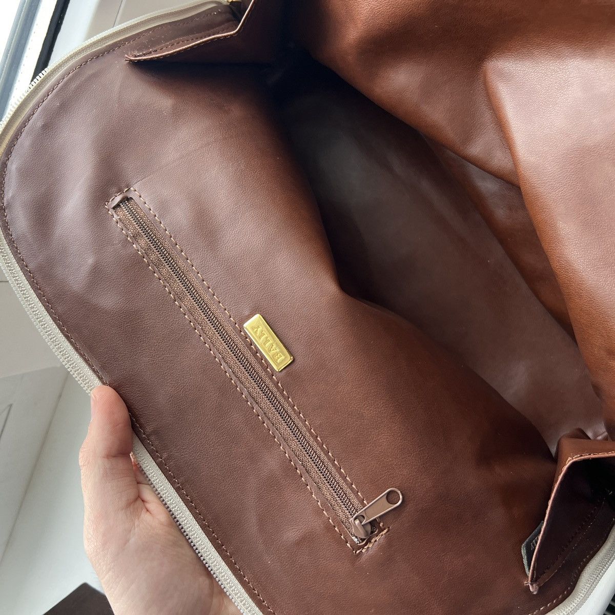 Bally Bally Shoulder White Leather Bag Size ONE SIZE - 14 Thumbnail