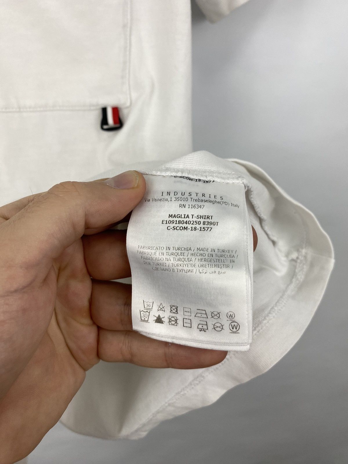 Moncler 🇮🇹 Moncler Chest Pocket T-Shirt Rare Retro Hype Y2K Size US S / EU 44-46 / 1 - 7 Thumbnail