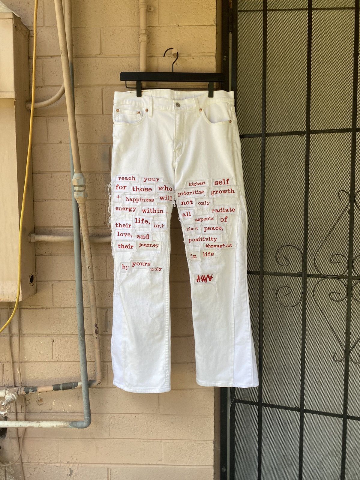 Other “no judgement” flared jeans Size US 33 - 1 Thumbnail