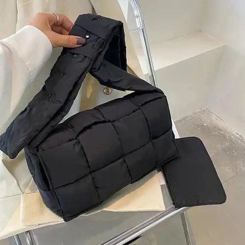 Japanese Brand Simple Black Shoulder Bags Size ONE SIZE - 1 Thumbnail