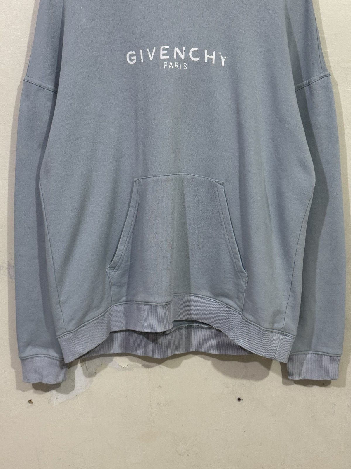 Givenchy Givenchy Distressed Logo Hoodie Size US L / EU 52-54 / 3 - 5 Thumbnail