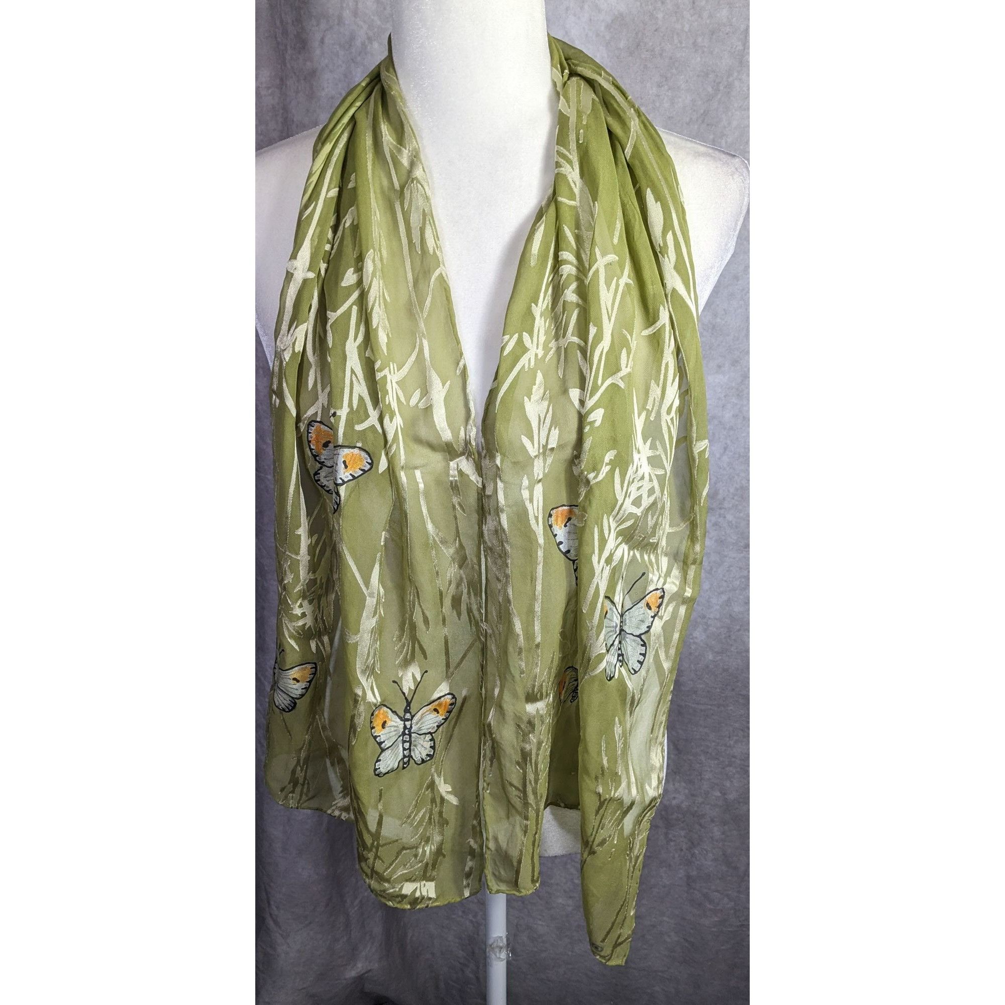 Handmade Vintage Handmade Cottagecore Green Silk Scarf With Hand-Pain Size ONE SIZE - 7 Thumbnail