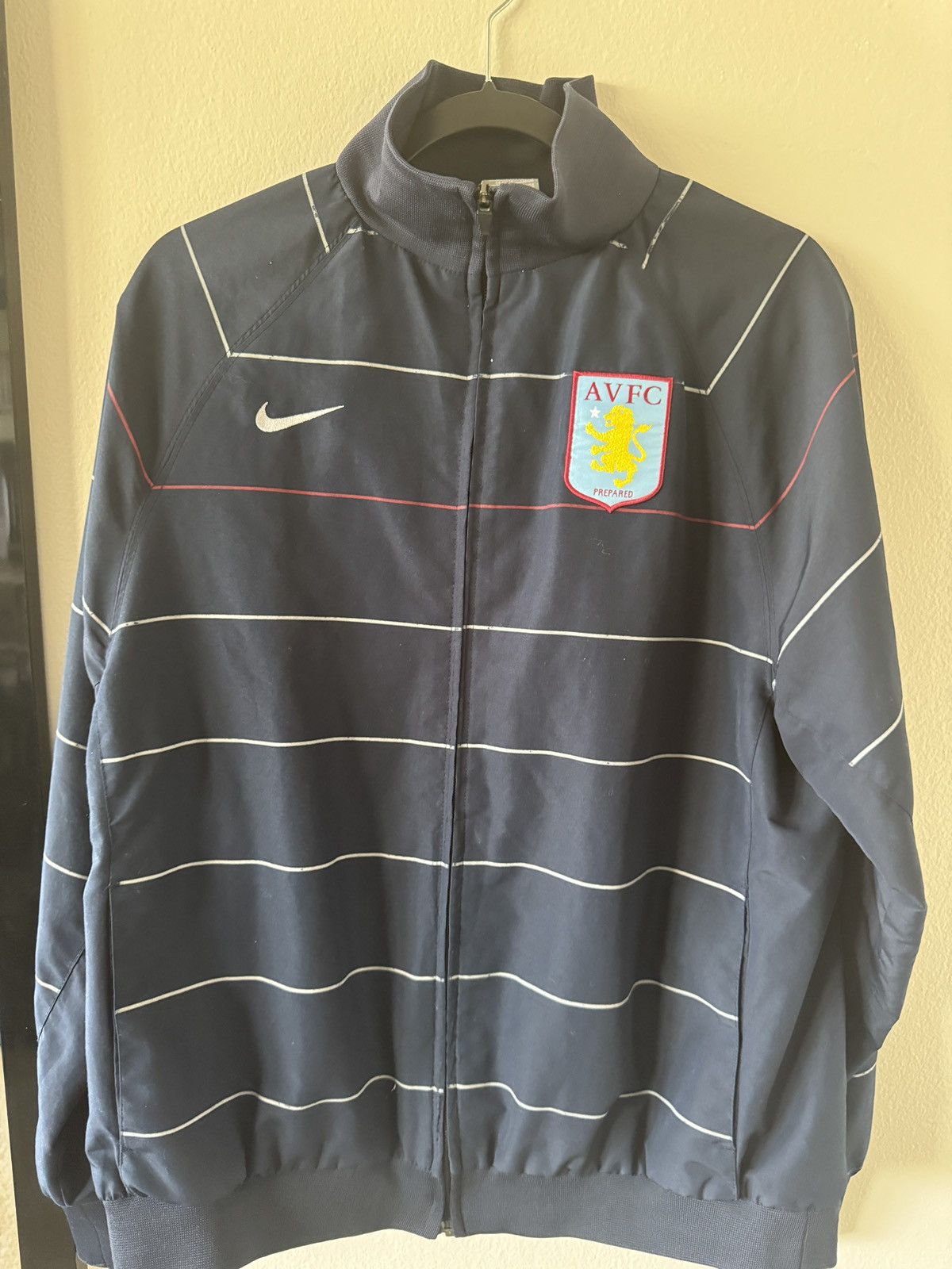 Nike Aston Villa Nike Vintage FC Training Jacket Size US L / EU 52-54 / 3 - 1 Thumbnail