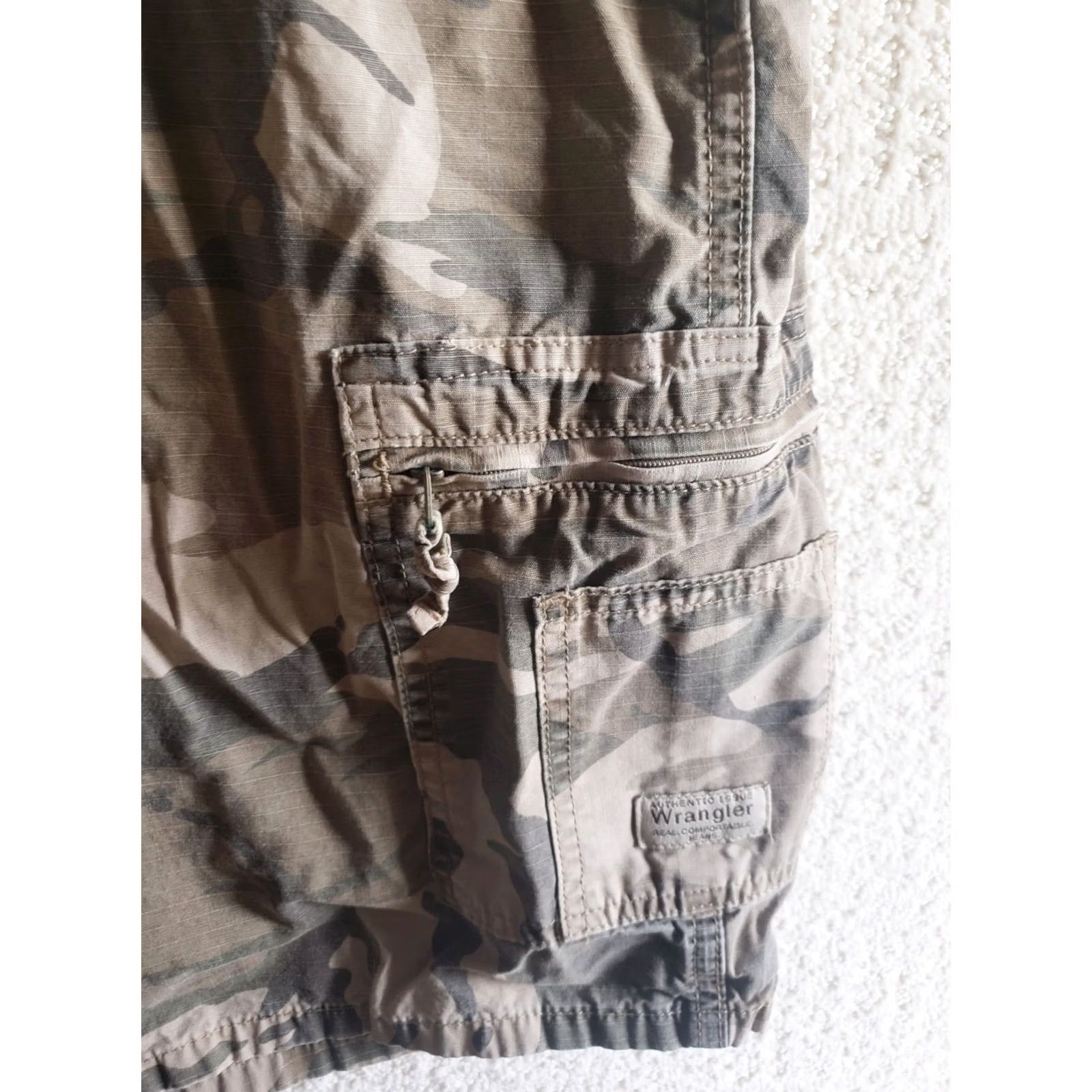 Wrangler Wrangler Shorts Mens 40 Green Men Camo Cargo size Flat Front Camouflauge Size US 40 / EU 56 - 5 Thumbnail