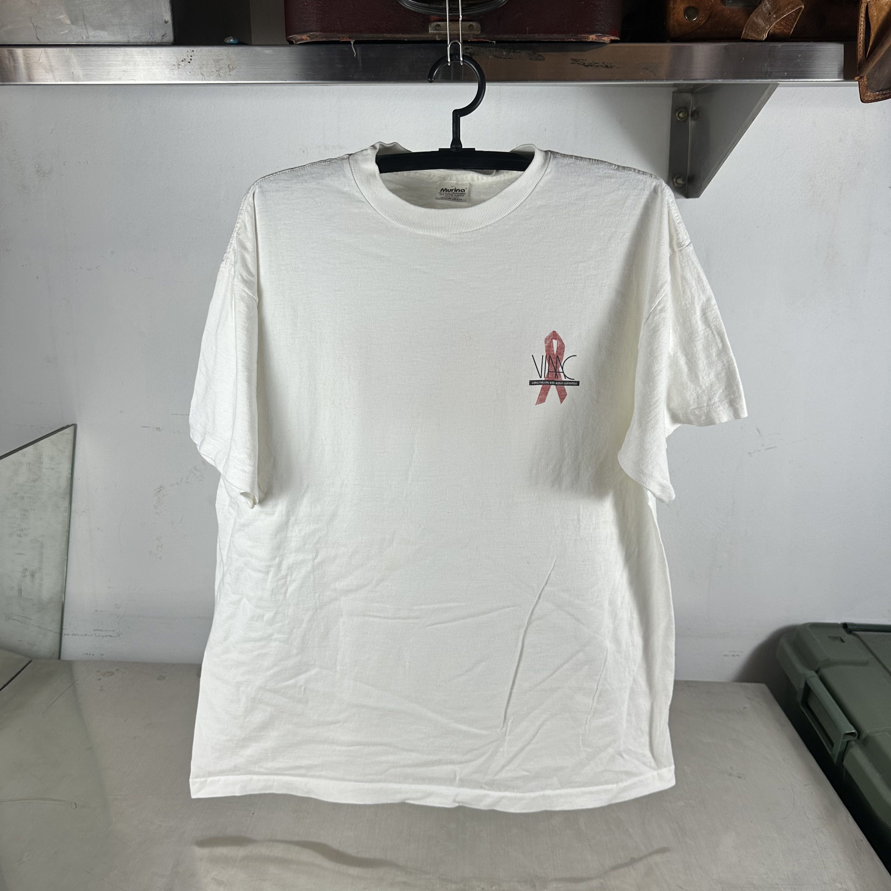 Vintage 90s HBO Home Video VIAAC And the Band Played On T-Shirt Size US XL / EU 56 / 4 - 2 Thumbnail