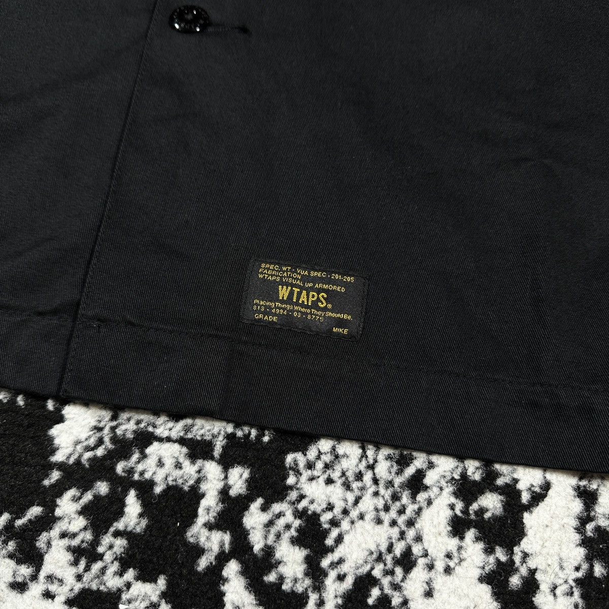 Japanese Brand WTAPS BUDS LS 01 SHIRT / COTTON. TWILL 2017 Size US M / EU 48-50 / 2 - 6 Thumbnail