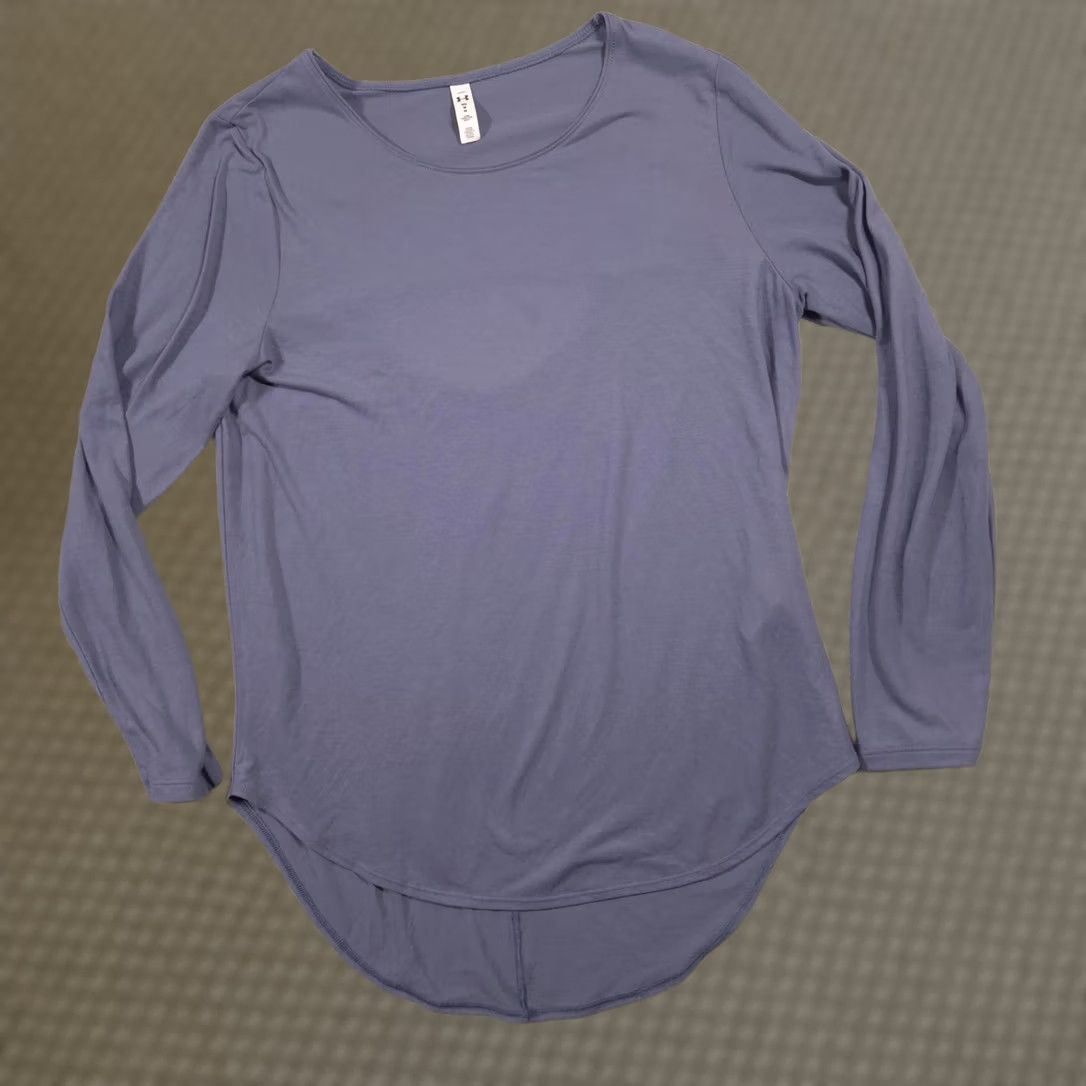 Under Armour Under Armour Shirt Womens Medium Blue Long Sleeve Open Back Keyhole Athletic Top Size M / US 6-8 / IT 42-44 - 1 Thumbnail