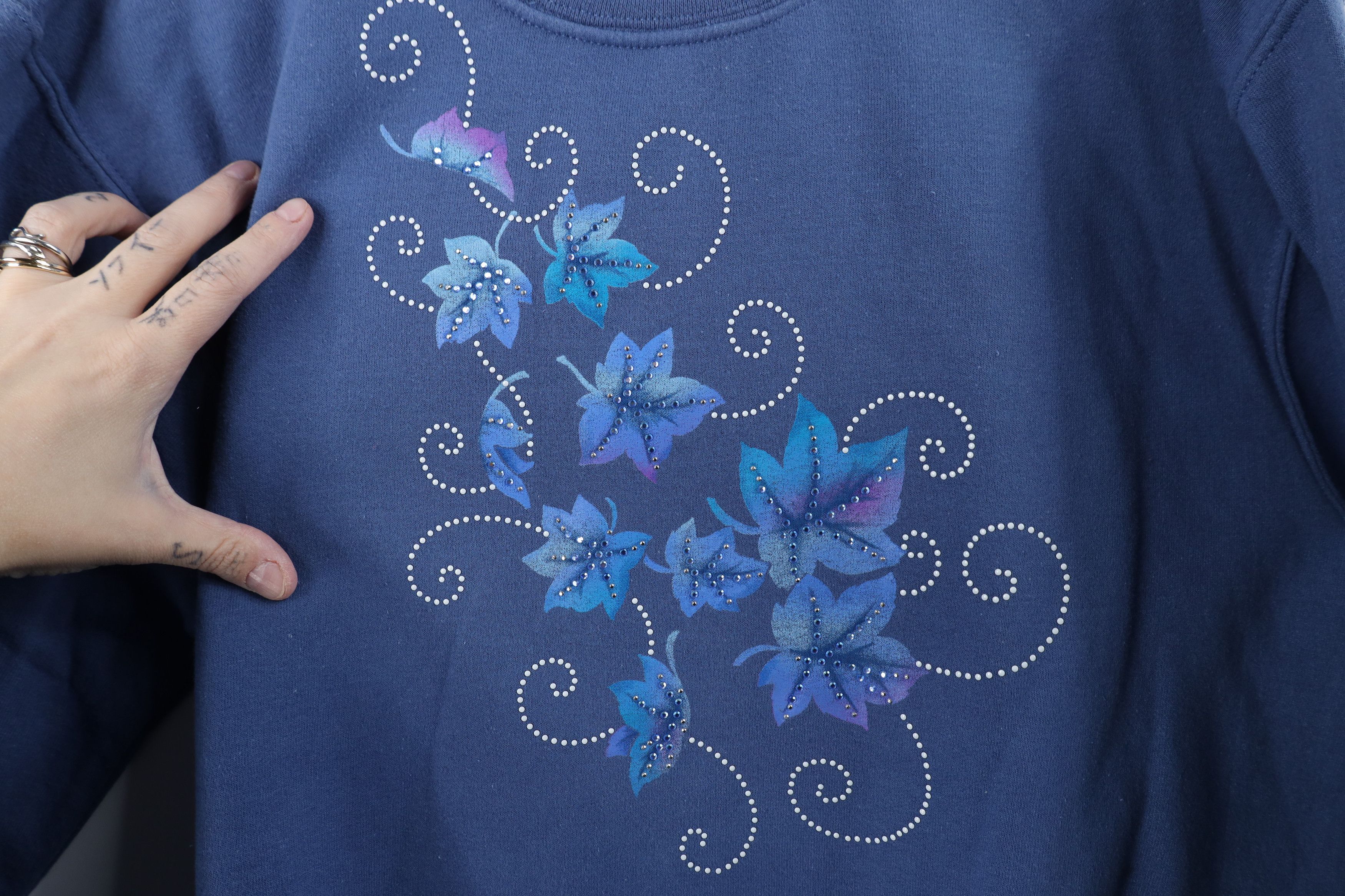 Vintage Vintage 90s Streetwear Nature Fall Leaf Sweatshirt Blue Size L / US 10 / IT 46 - 4 Thumbnail