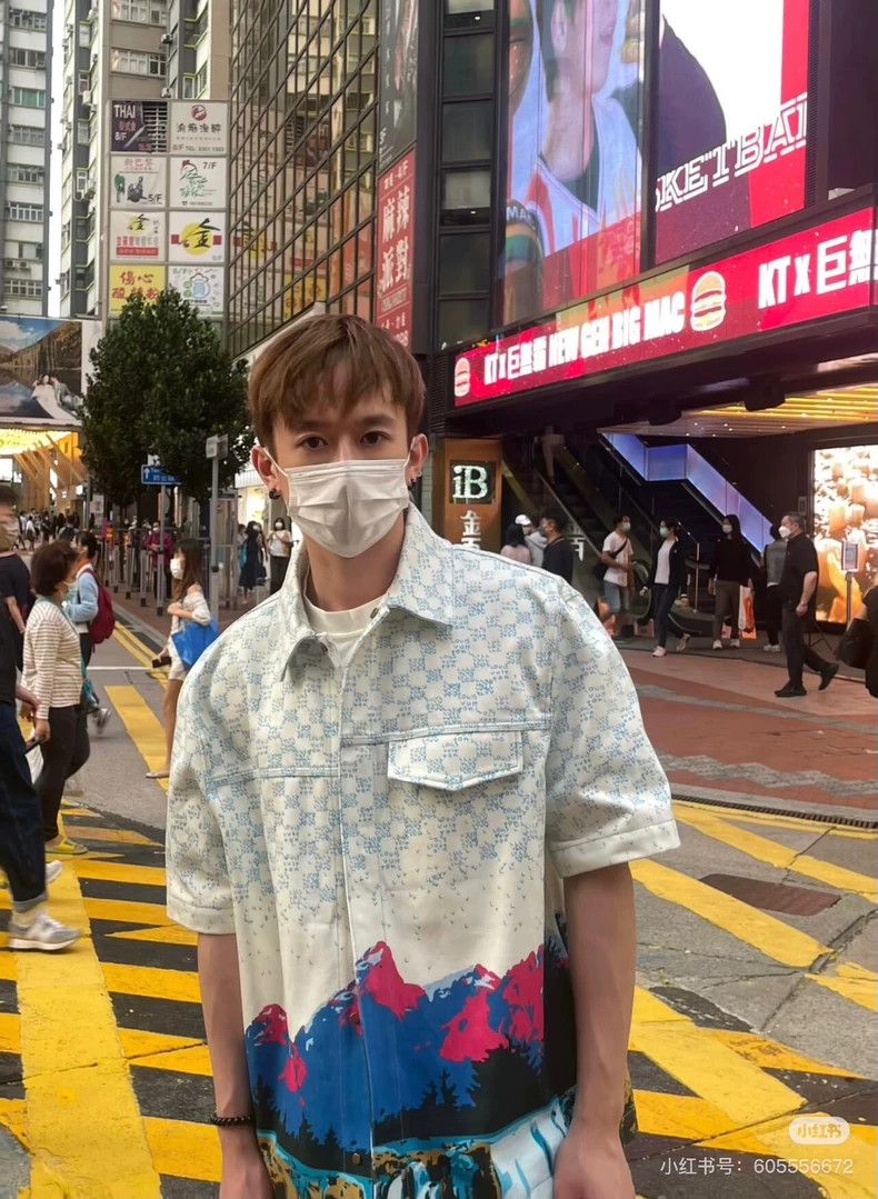 Louis Vuitton Louis Vuitton Painted Snow Mountain Denim Short Sleeve Shir Size US S / EU 44-46 / 1 - 8 Thumbnail