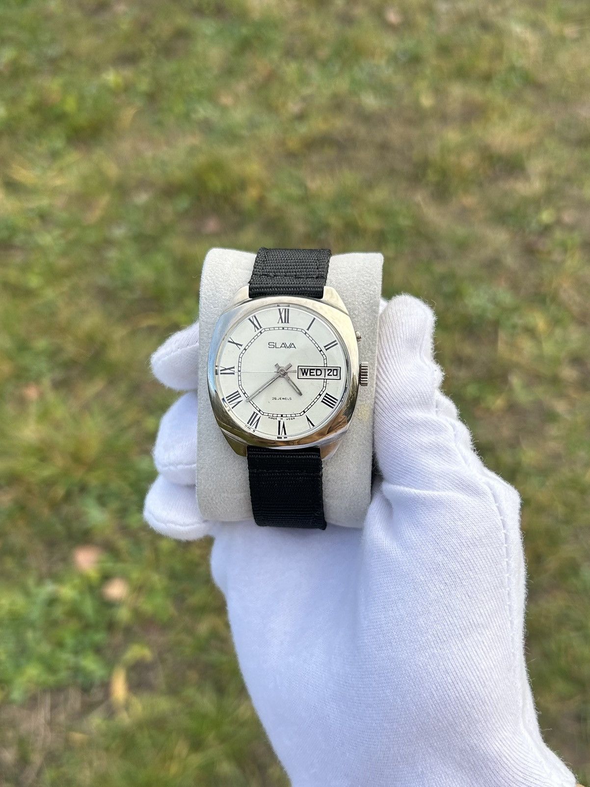 Vintage Vintage Watch Slava Soviet USSR Mechanical Wristwatch 1980s Size ONE SIZE - 10 Thumbnail