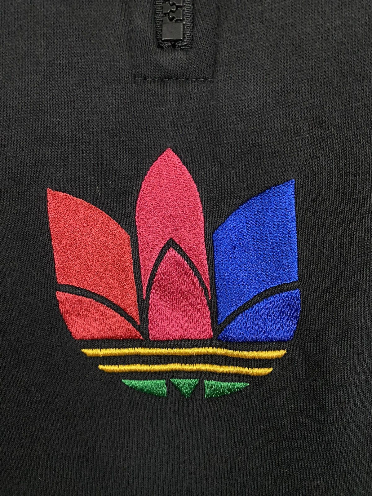 Adidas × Vintage Rare Vintage Adidas Centre Logo Hoodies Size US M / EU 48-50 / 2 - 6 Thumbnail