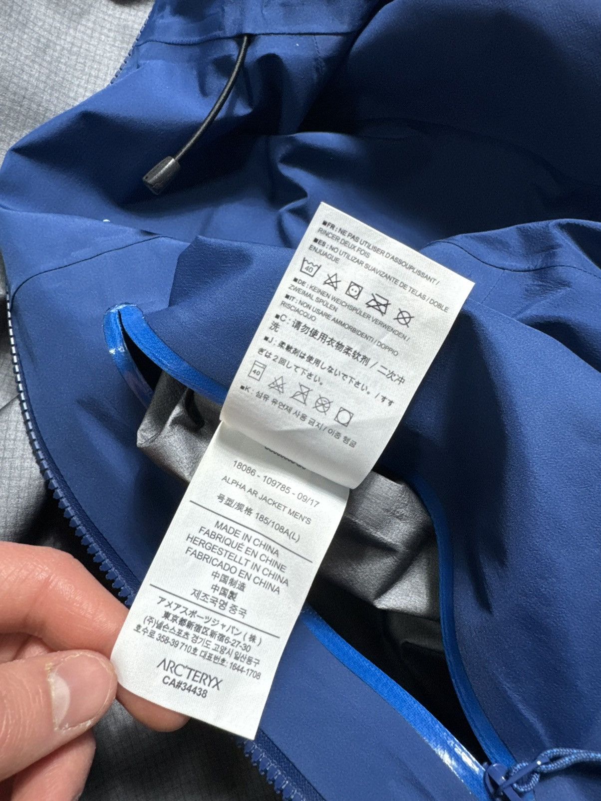 Arc'teryx Arc’teryx Gore-Tex Pro Alpha AR Jacket Size L Size US L / EU 52-54 / 3 - 15 Thumbnail