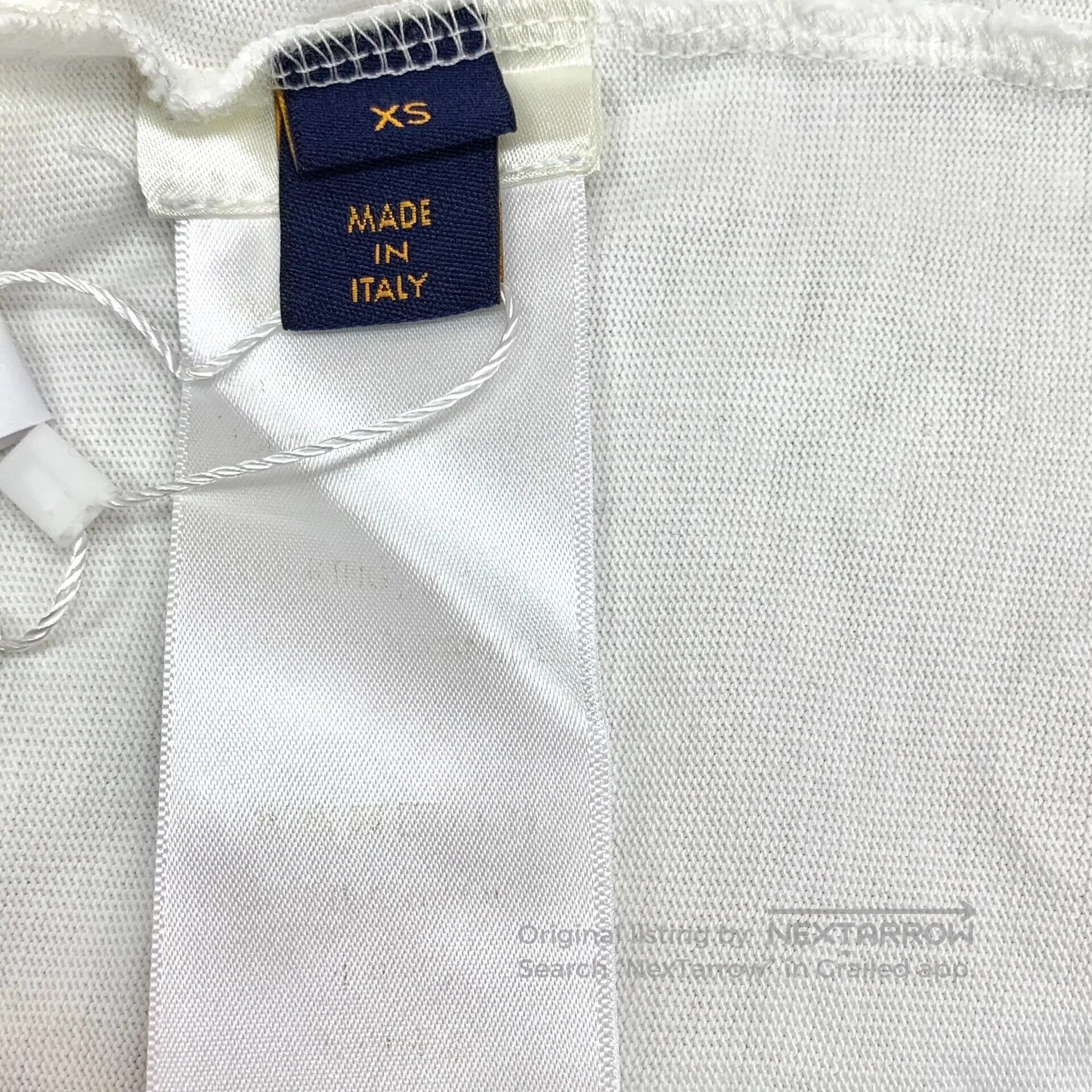 Louis Vuitton Louis Vuitton White logo embossed all-printed round neck s Size US XS / EU 42 / 0 - 6 Thumbnail