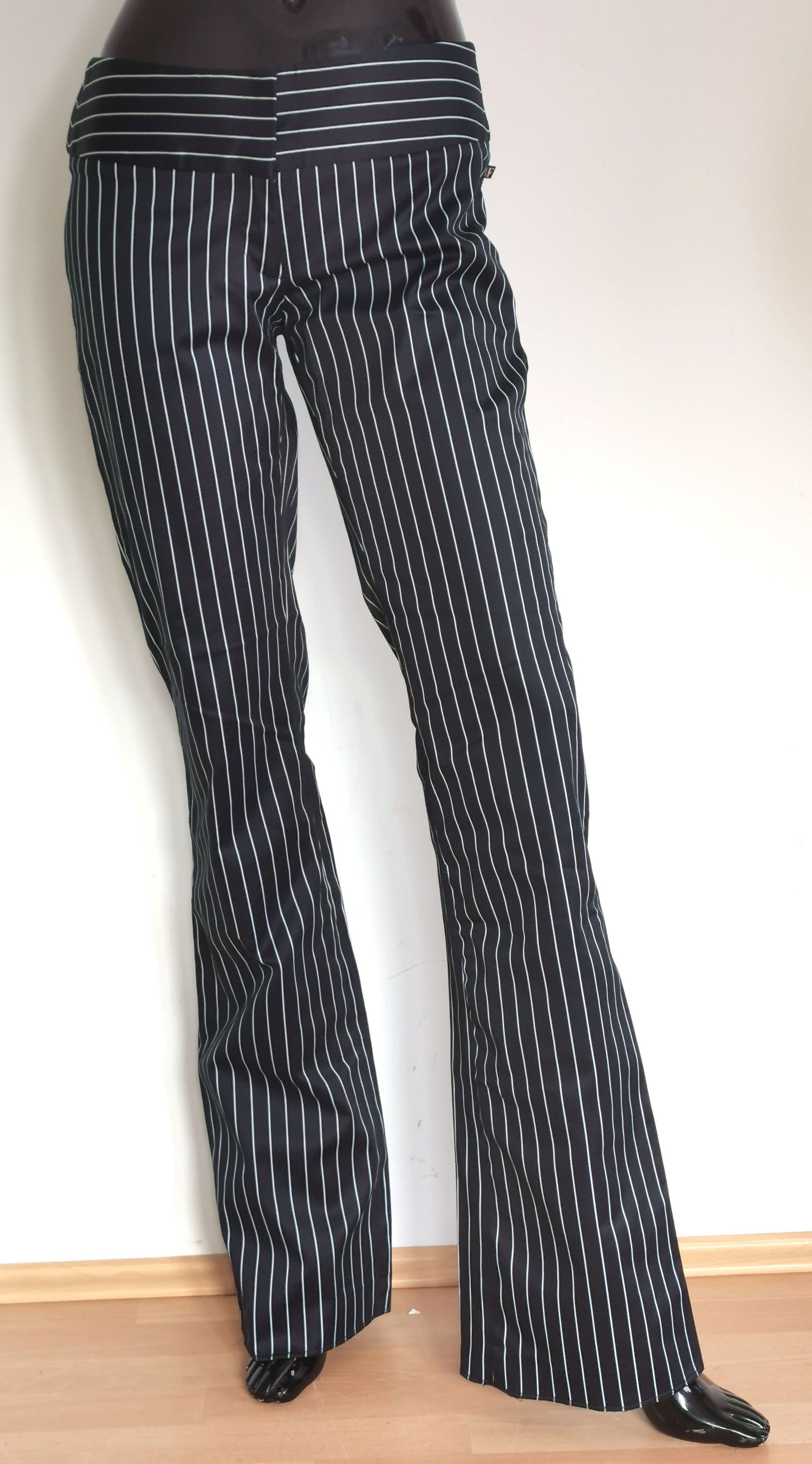 Vintage FERRE Jeans Pants Italy size 28/42 NEW