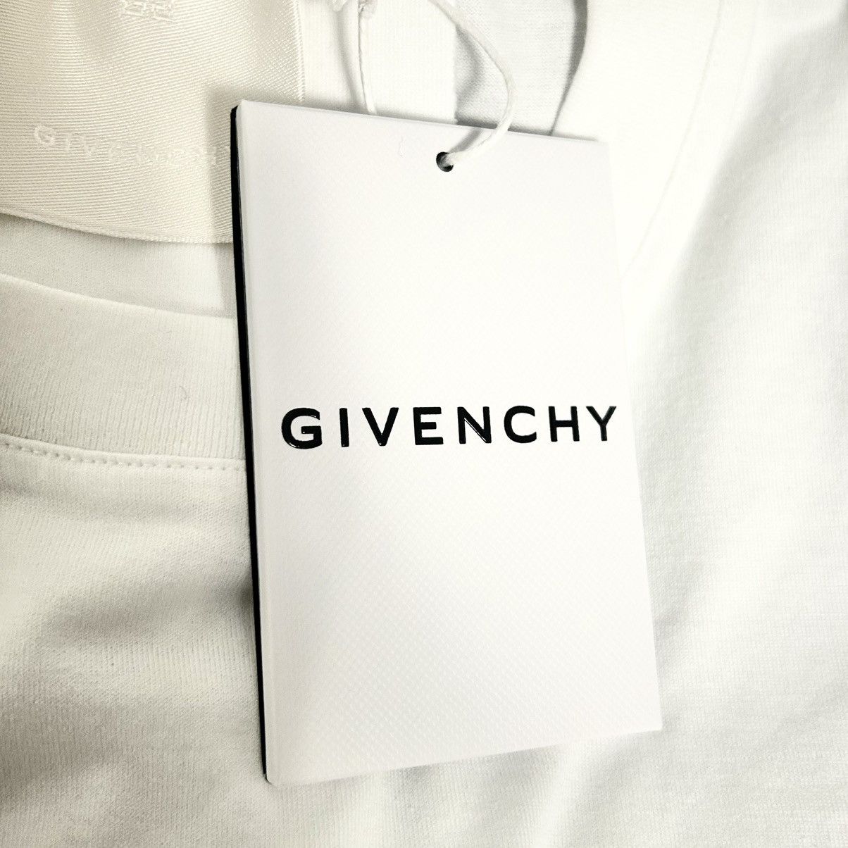 Givenchy New Givenchy Logo White T-shirt Size XL Size US XL / EU 56 / 4 - 6 Thumbnail
