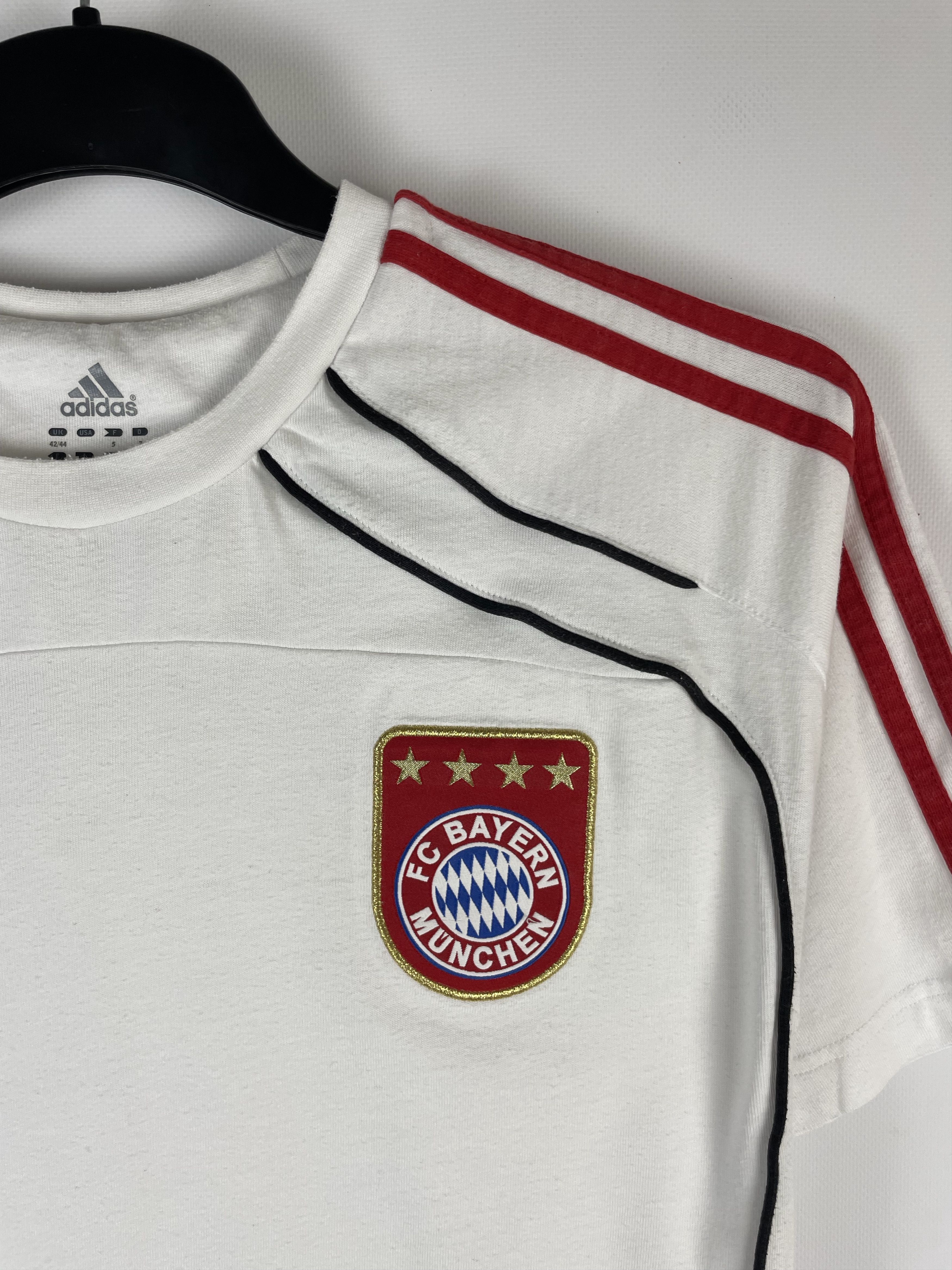 Adidas Adidas FC BAYERN MUNCHEN vintage tee T-shirt Size US L / EU 52-54 / 3 - 5 Thumbnail