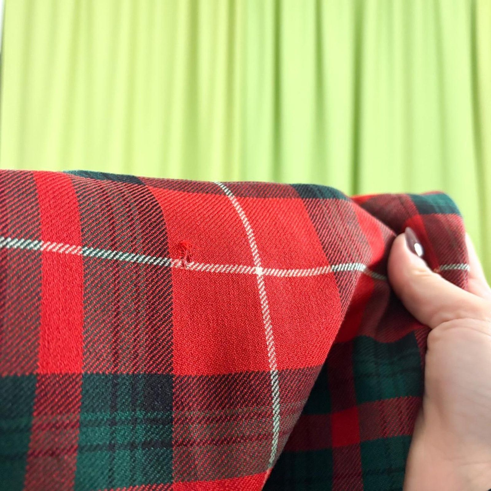Vintage 60s Vintage Red and Black Plaid Wool Pleated Trouser Pants Size 24" / US 00 / IT 34 - 5 Thumbnail