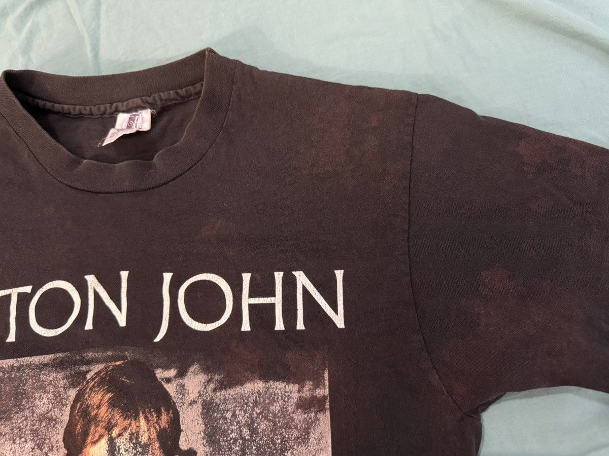 Vintage Thrashed Vintage 90s Elton John & Ray Cooper 1995 T Shirt Size US L / EU 52-54 / 3 - 5 Thumbnail