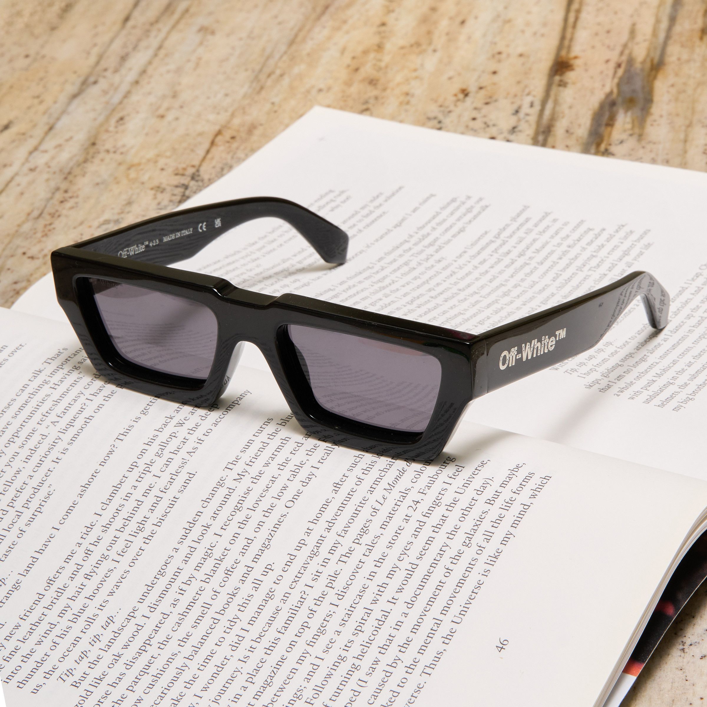 Off-White OFF WHITE Manchester Rectangular Fram Sunglasses BLACK Size ONE SIZE - 1 Thumbnail