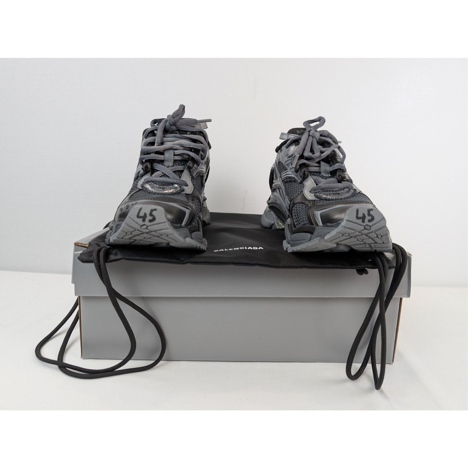 Balenciaga o1rshd1 Mesh and Rubber Runner Sneaker in Dark Grey / Black Size US 12 / EU 45 - 19 Thumbnail