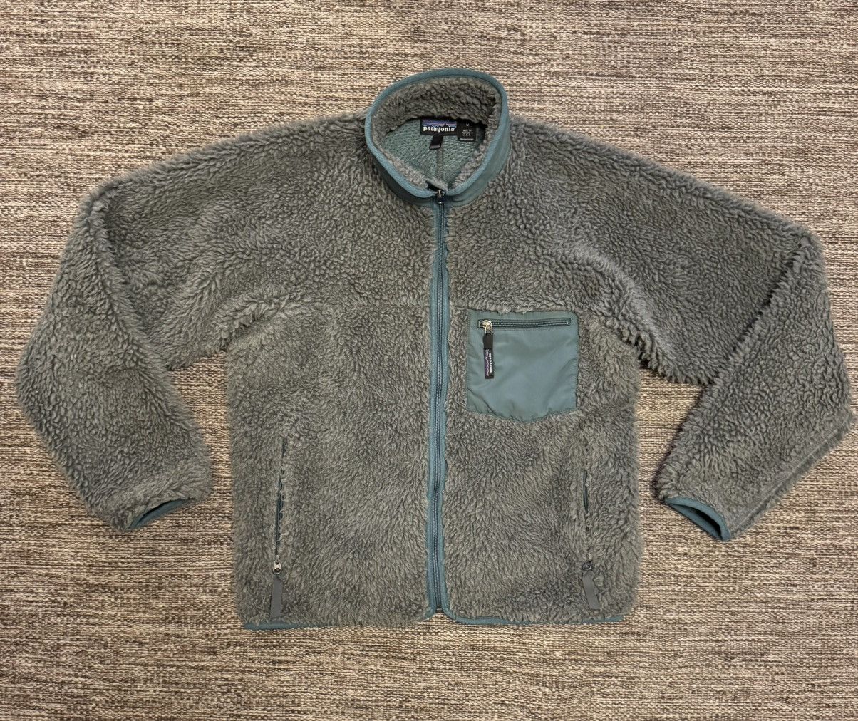 Patagonia PATAGONIA Classic Retro Cardigan Charcoal/Green | Grailed