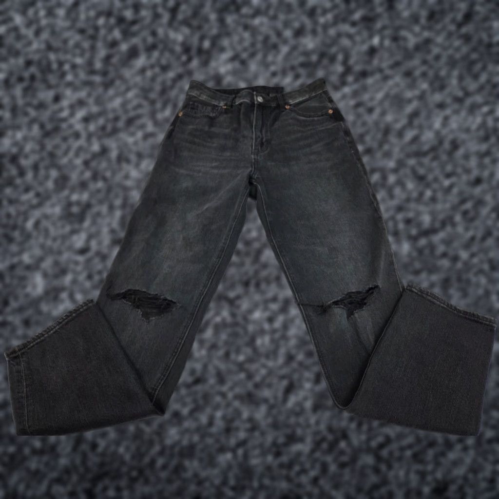 American Eagle Outfitters VINTAGE NWT American Eagle Strigid Super High Rise Destroyed Blk Mom Jean Size 2 #8084 Size 26" / US 2 / IT 38 - 1 Thumbnail