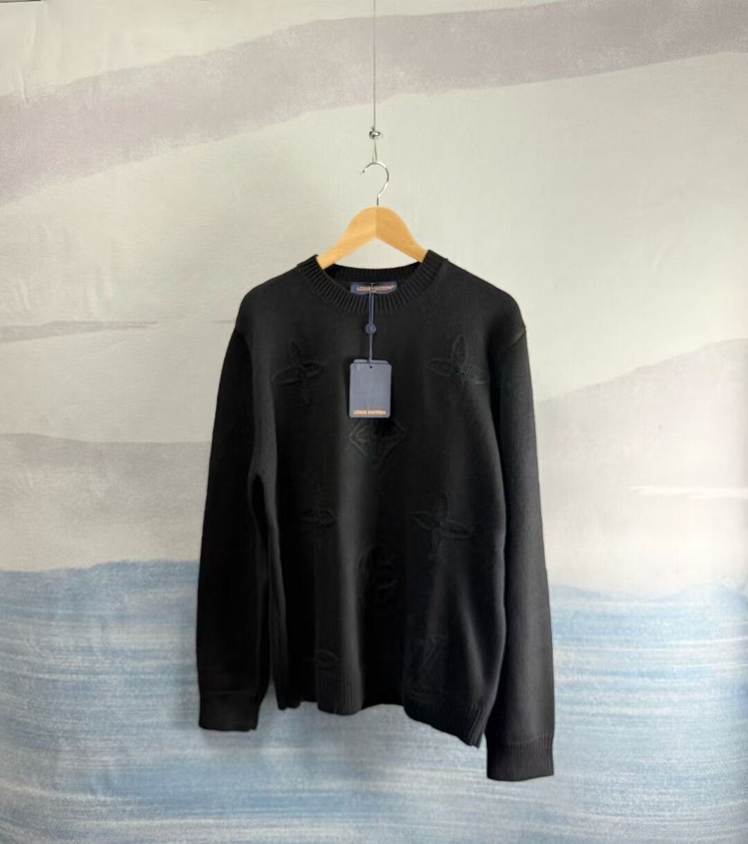 Louis Vuitton louis vuitton black embroidered sweater xl Size US XL / EU 56 / 4 - 1 Thumbnail