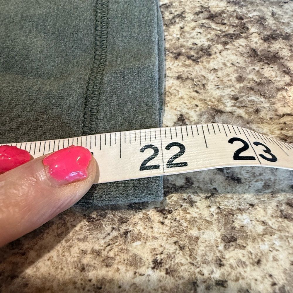 Lululemon Lululemon Athletica Green High-Waisted Leggings Size 27" / US 4 / IT 40 - 8 Thumbnail
