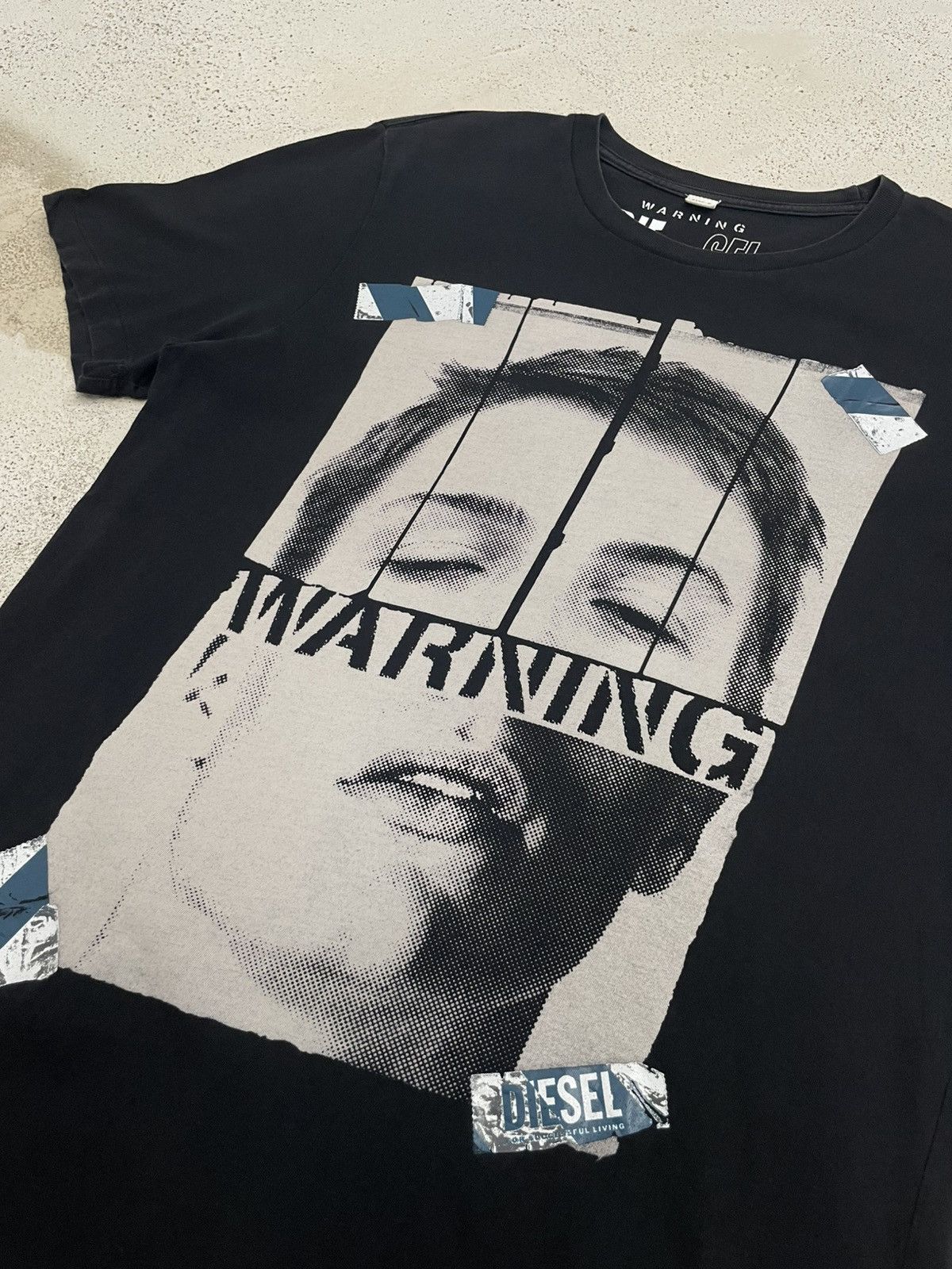 Designer Diesel Warning Man Of Successful Living Potrait Size US S / EU 44-46 / 1 - 6 Thumbnail