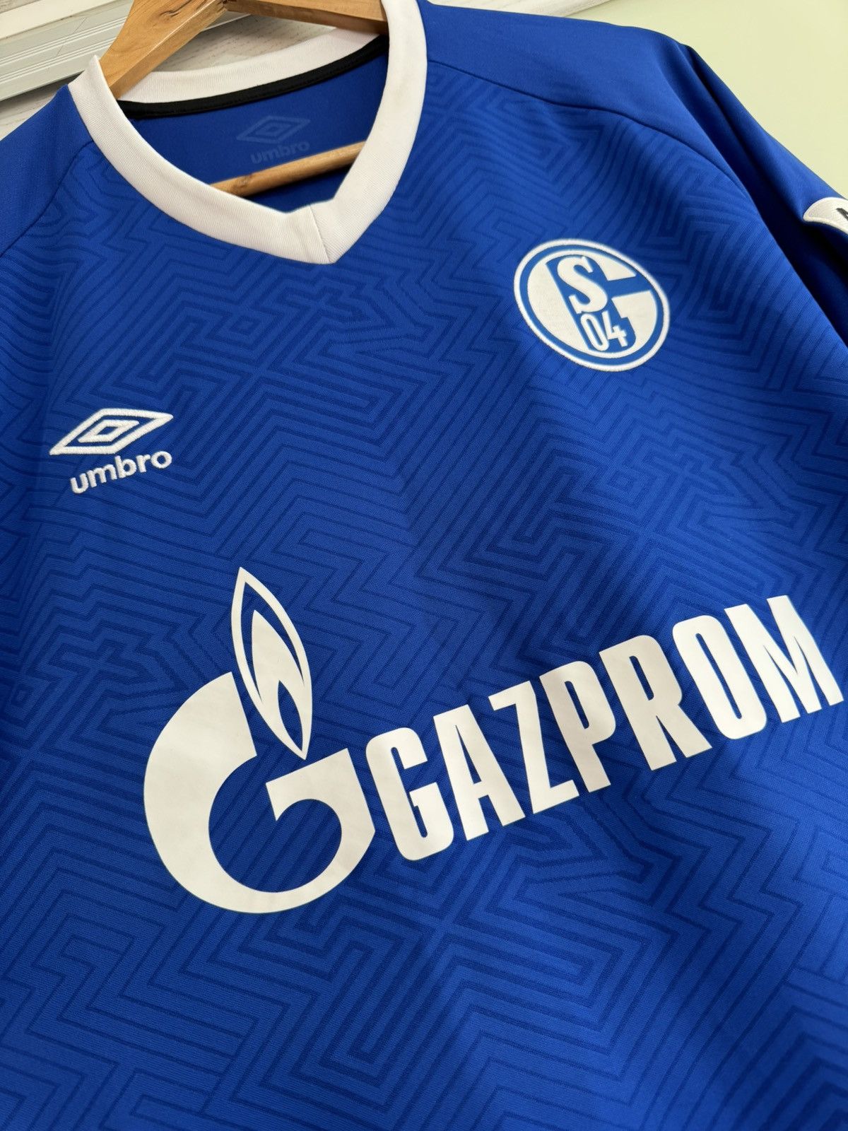 Umbro Schalke 2018-2019 Home Soccer Jersey Football Kit Shirt Size US XL / EU 56 / 4 - 7 Thumbnail
