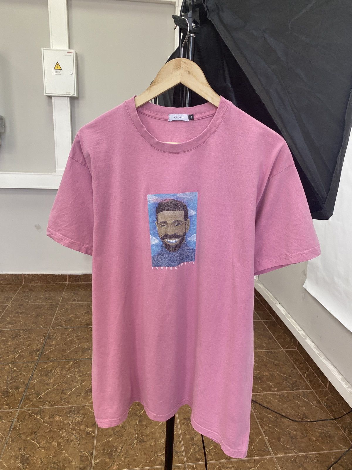 SCRT 🇺🇸 SCRT Drake I Got Enemies T-Shirt Y2K Rare Retro Hype Size US XL / EU 56 / 4 - 1 Thumbnail