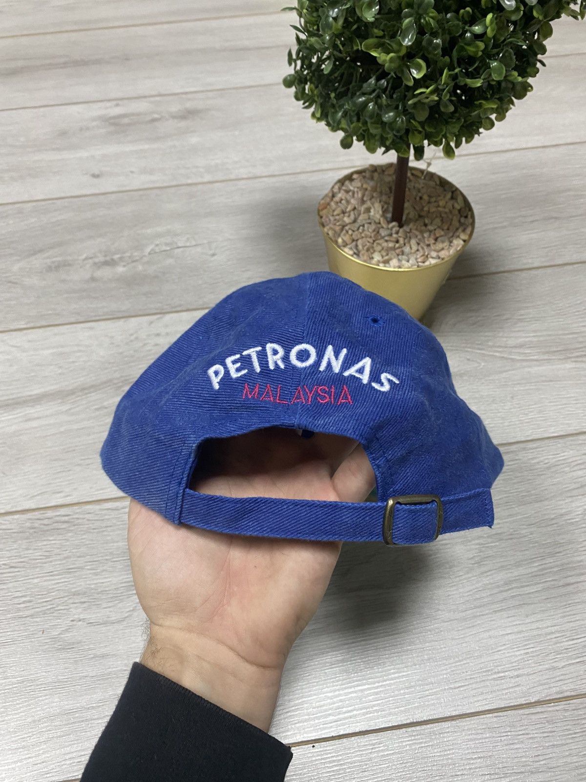 Red Bull Red Bull S Petronas Malaysia sauber vintage rare cap Size ONE SIZE - 3 Thumbnail