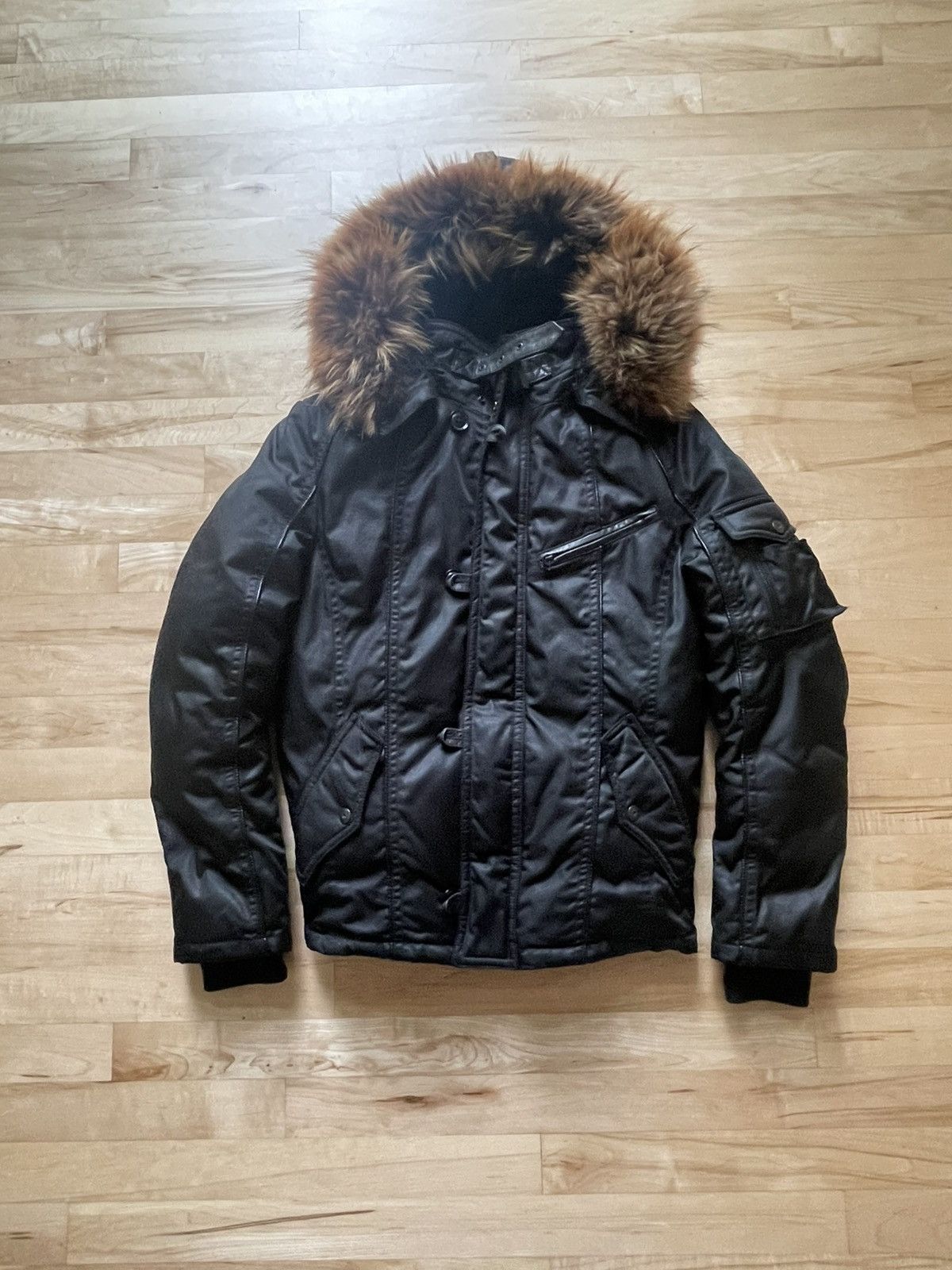 5351 pour les hommes