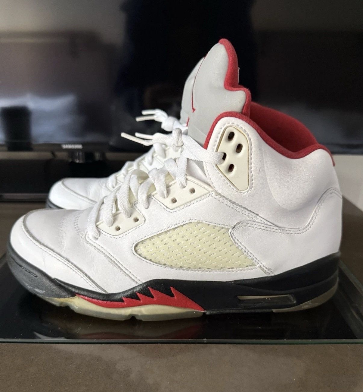 Jordan Brand Jordan 5 Fire Red Size US 9 / EU 42 - 1 Thumbnail