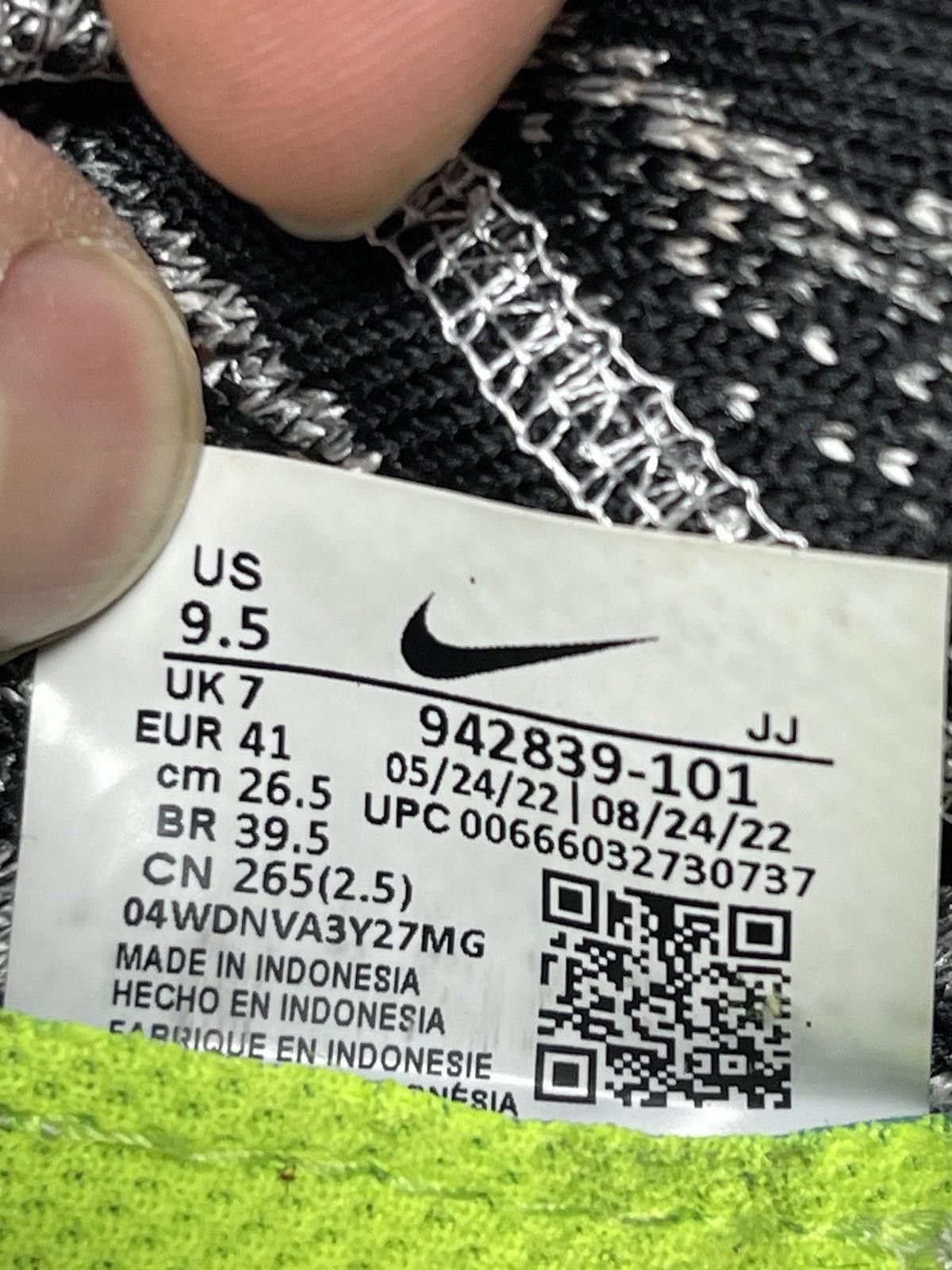 Nike Nike Free RN Flyknit 2018 Shoes Womens Size 9.5 Black White Size US 9.5 / IT 39.5 - 10 Thumbnail