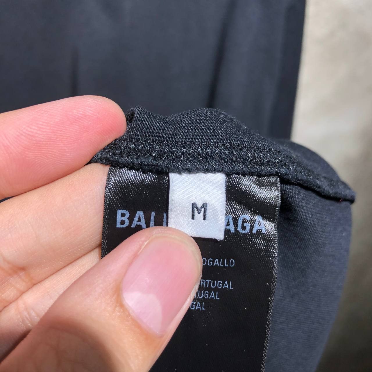 Balenciaga Balenciaga spell out small logo tee Size US L / EU 52-54 / 3 - 8 Thumbnail