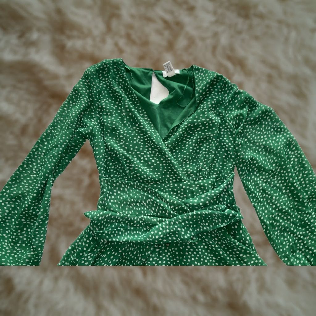 Vintage Japna Polka Dot Mini Dress Women M Green Long Sleeve V-Neck Tiered Ruffle Chiffon Lined Smocked Button Closure Casual Party/Cocktail