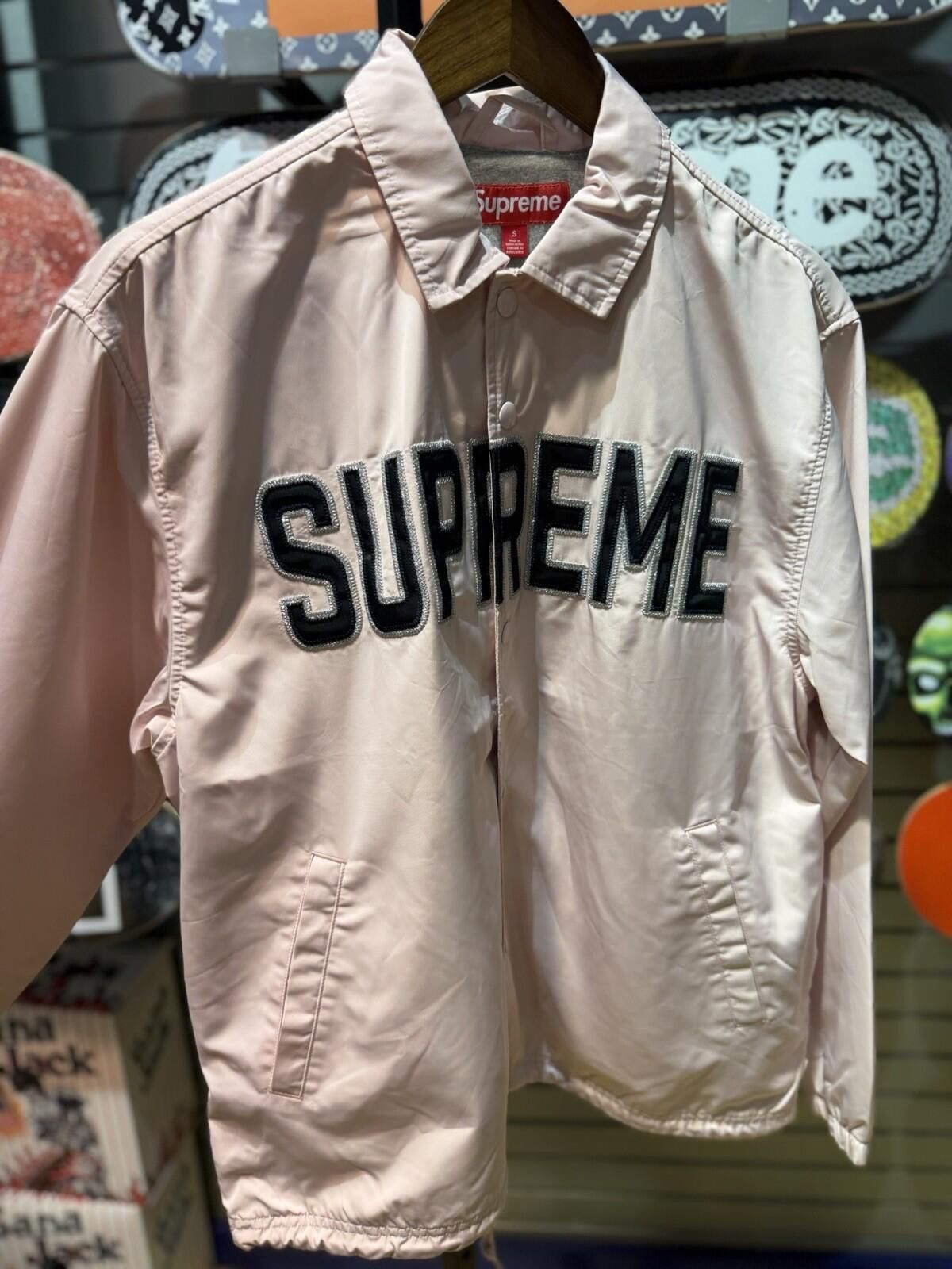 Supreme Supreme SS26 Spellout Embroidered Jacket Pink Size Small Size US S / EU 44-46 / 1 - 2 Thumbnail