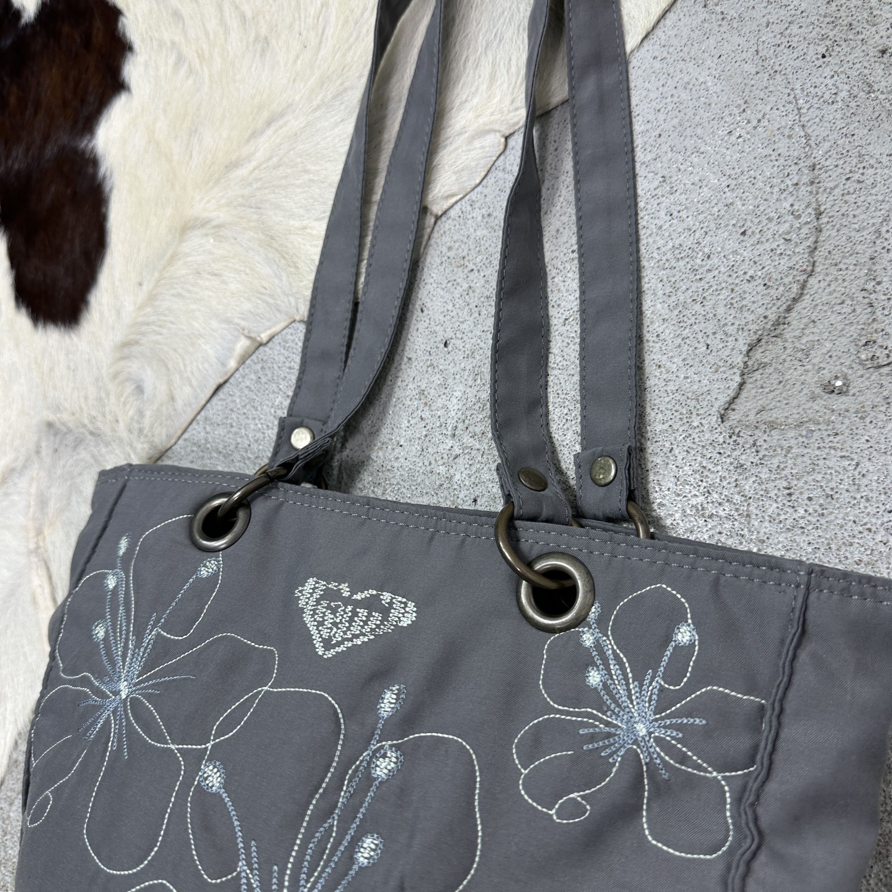 Vintage Vintage Streetwear Casual Nylon Roxy Bag 00s Size ONE SIZE - 2 Thumbnail