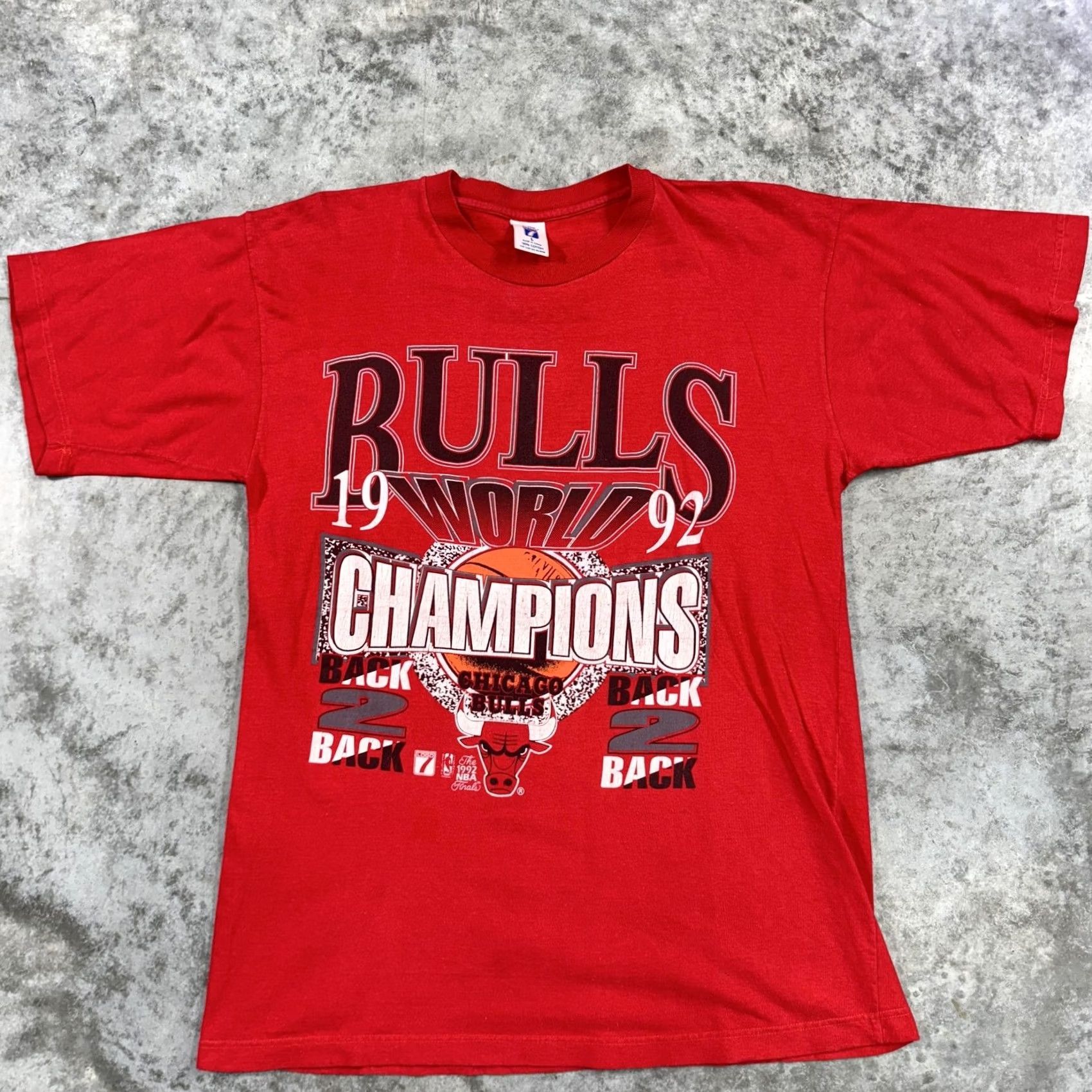 Logo 7 VINTAGE Chicago Bulls Shirt Mens L 1992 NBA Champions Back 2 Back 90s Tee Red Graphic Print Crew Neck Short Sleeve Cotton Sports Vintage Mens Size US L / EU 52-54 / 3 - 2 Thumbnail