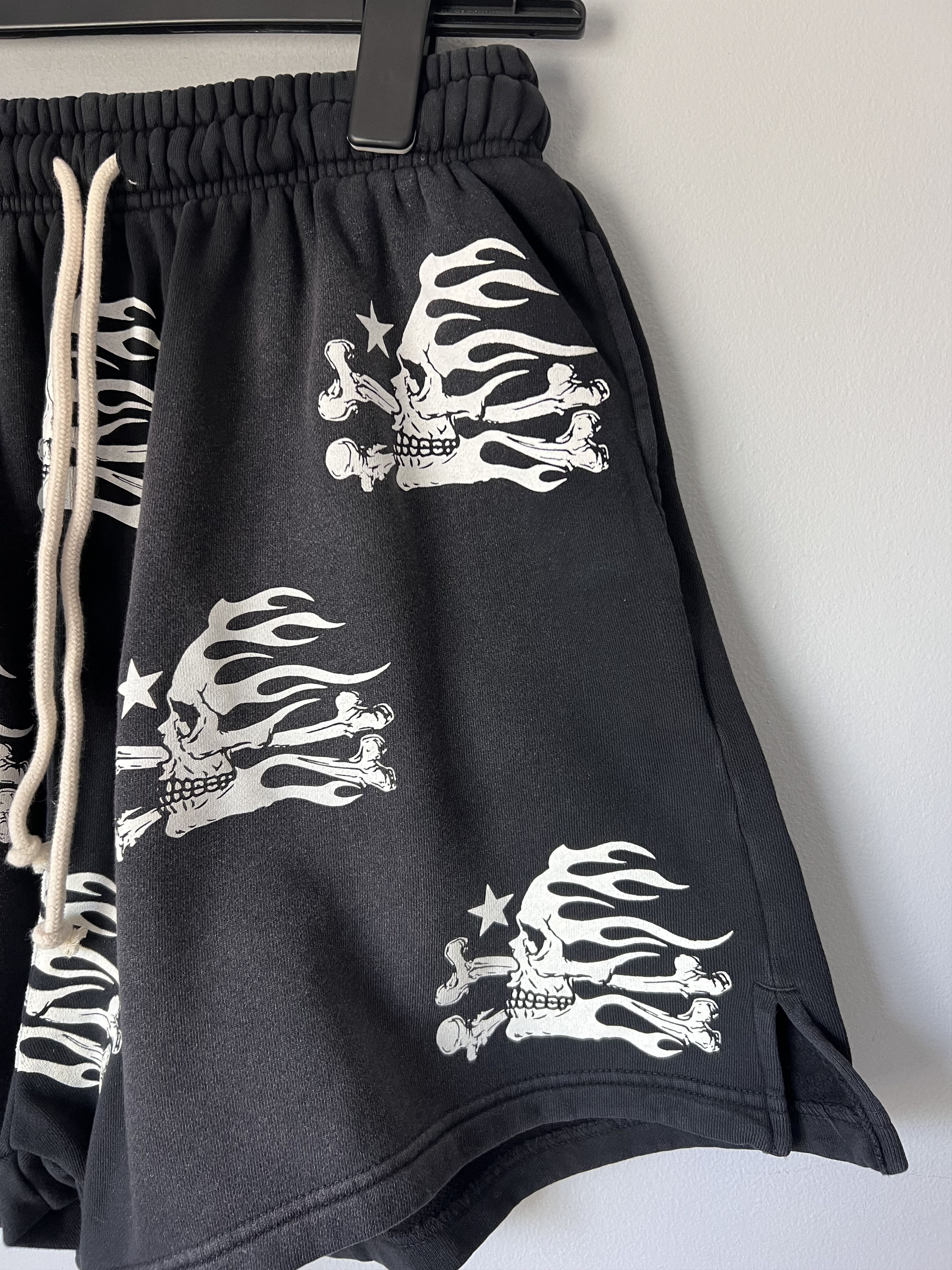 HELLSTAR Hellstar Skull Shorts in Black Size US 32 / EU 48 - 2 Thumbnail