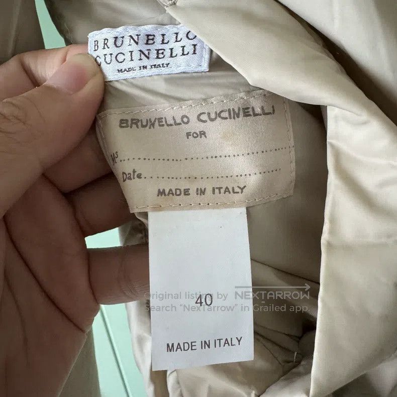 Brunello Cucinelli Brunello Cucinelli White fur coat with fox fur collar, can Size XS / US 0-2 / IT 36-38 - 4 Thumbnail
