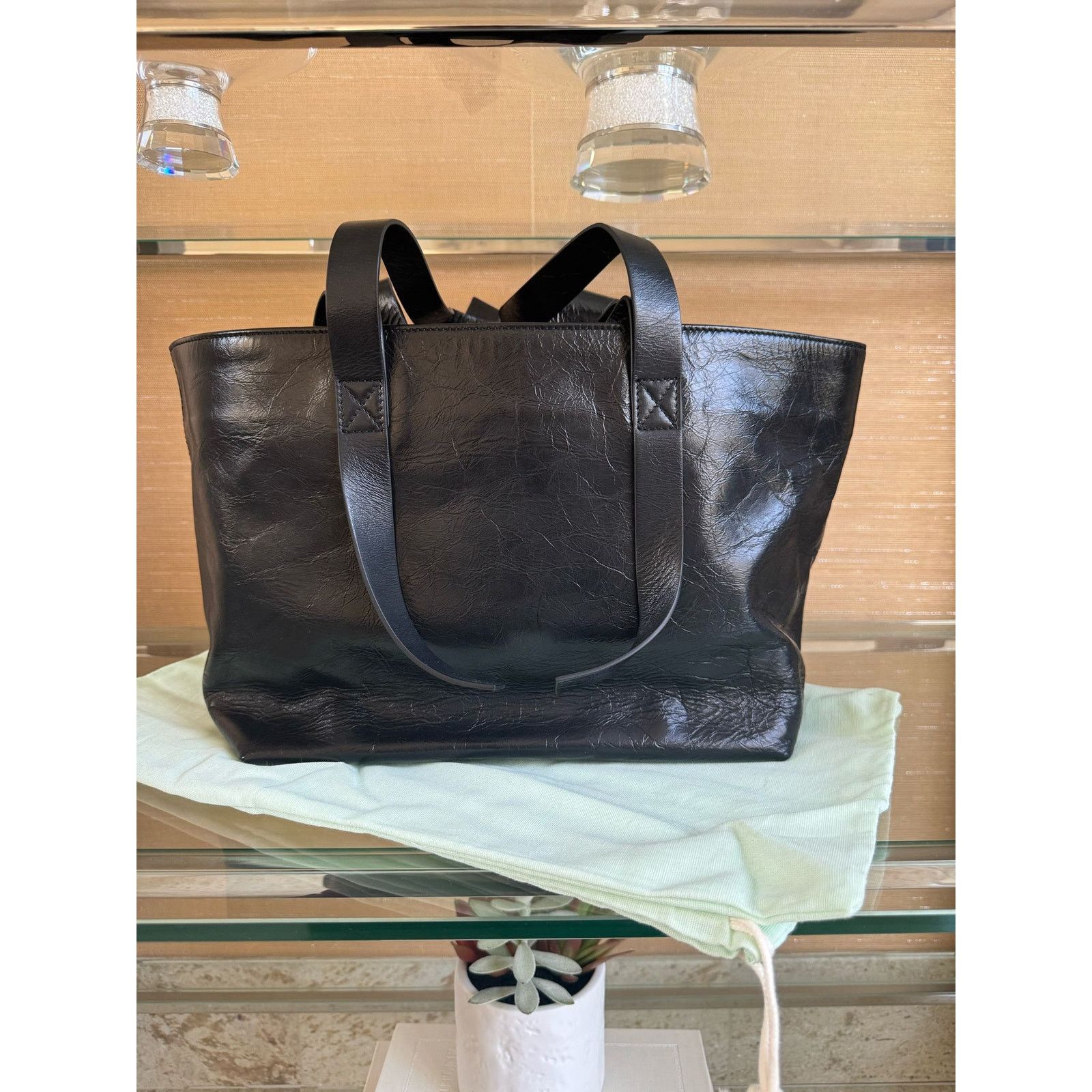 o1rshd1 Size: OS / Commercial Tote Bag in Black/White